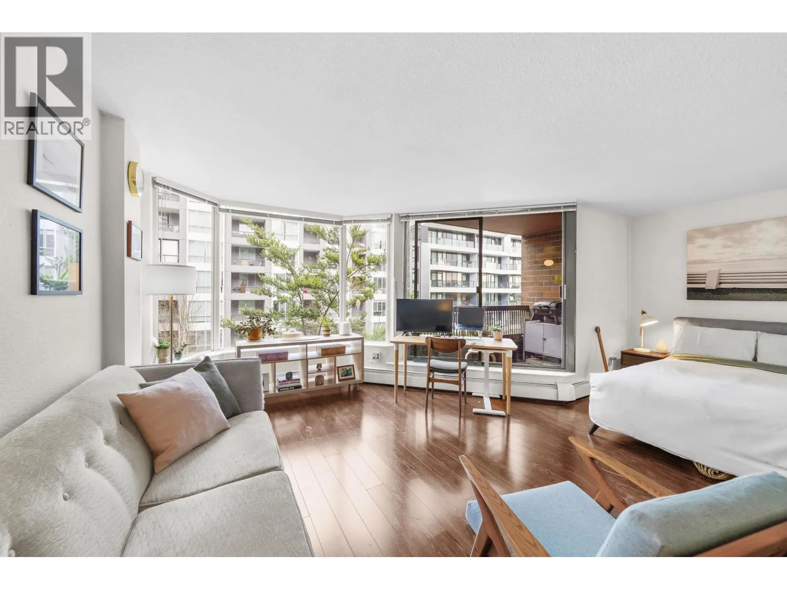 Apartment for rent: 411 1333 Hornby Street, Vancouver, British Columbia V6Z 2C1