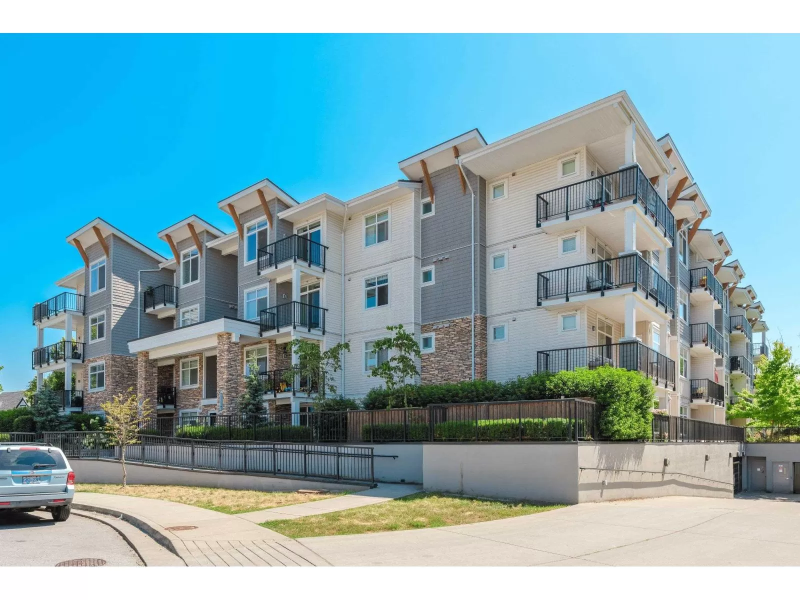 Apartment for rent: 411 19940 Brydon Crescent, Langley, British Columbia V3A 4A5