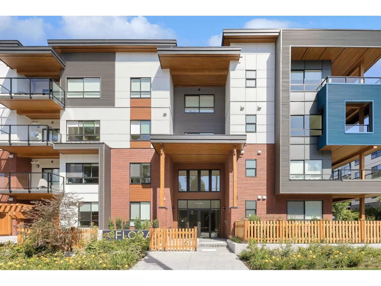 Apartment for rent: 411 20286 72b Avenue, Langley, British Columbia V2Y 1T9