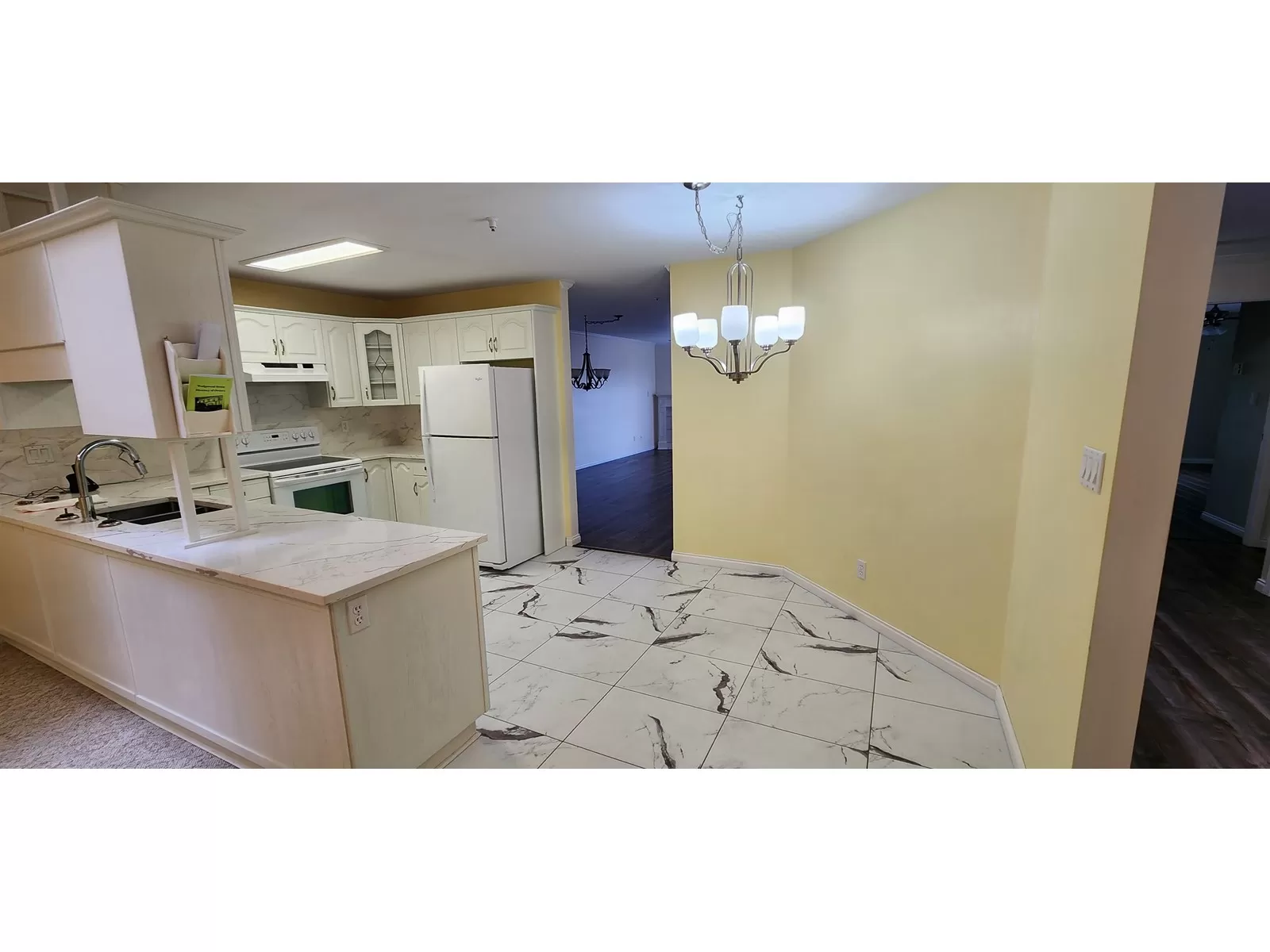 Apartment for rent: 411 2626 Countess Street, Abbotsford, British Columbia V2T 2V7