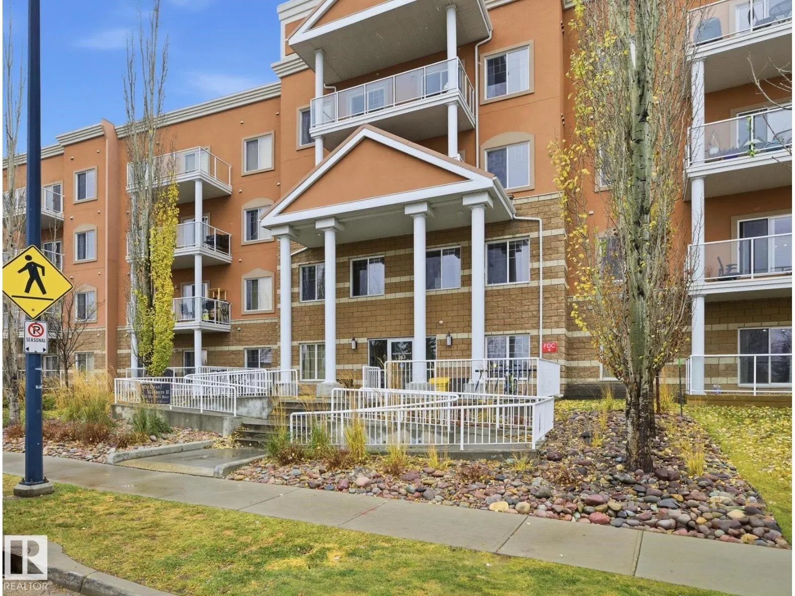 Apartment for rent: #411 263 Macewan Rd Sw, Edmonton, Alberta T6W 0C4