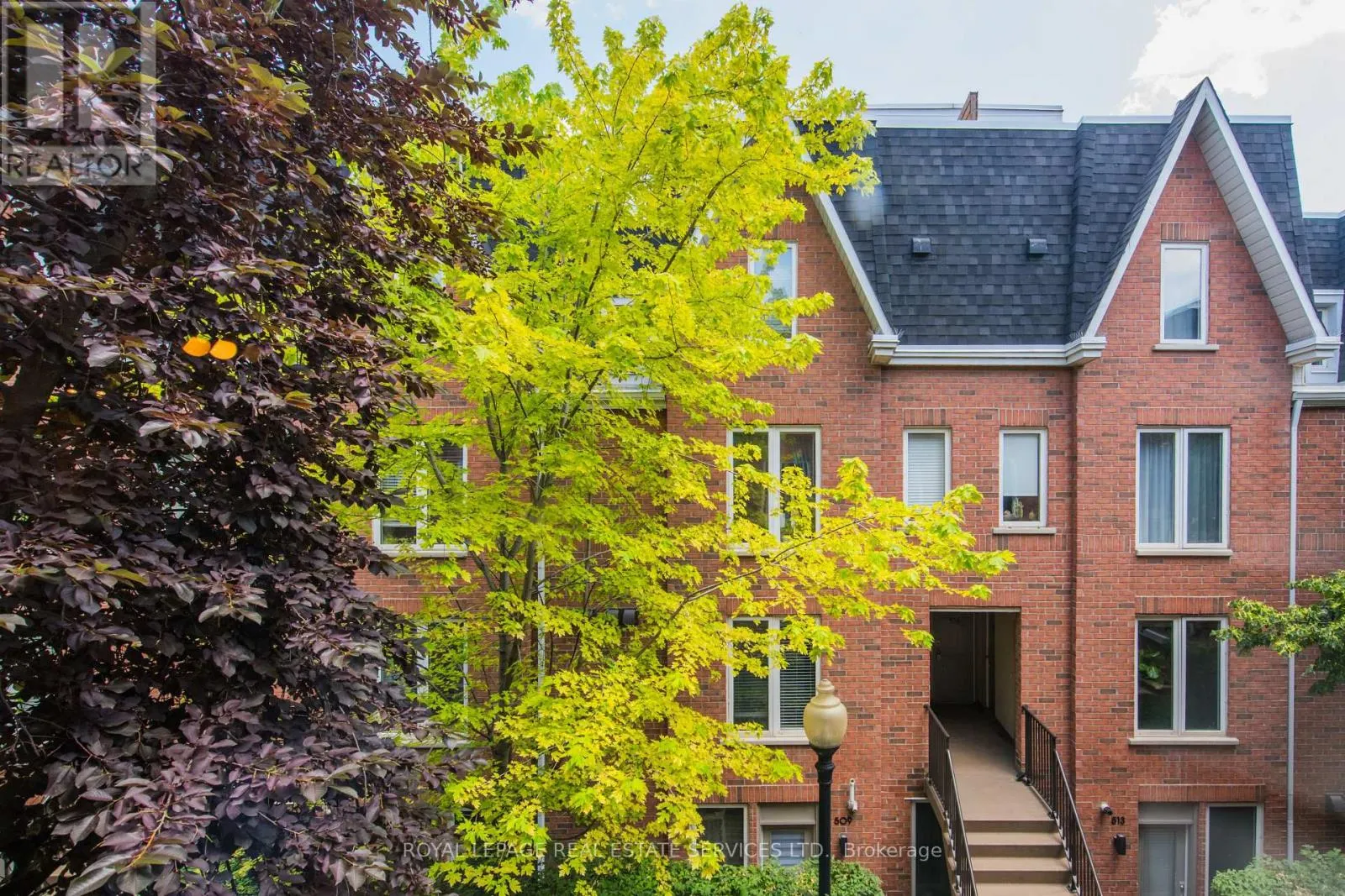 Row / Townhouse for rent: 411 - 29 Canniff Street, Toronto, Ontario M6K 3M5