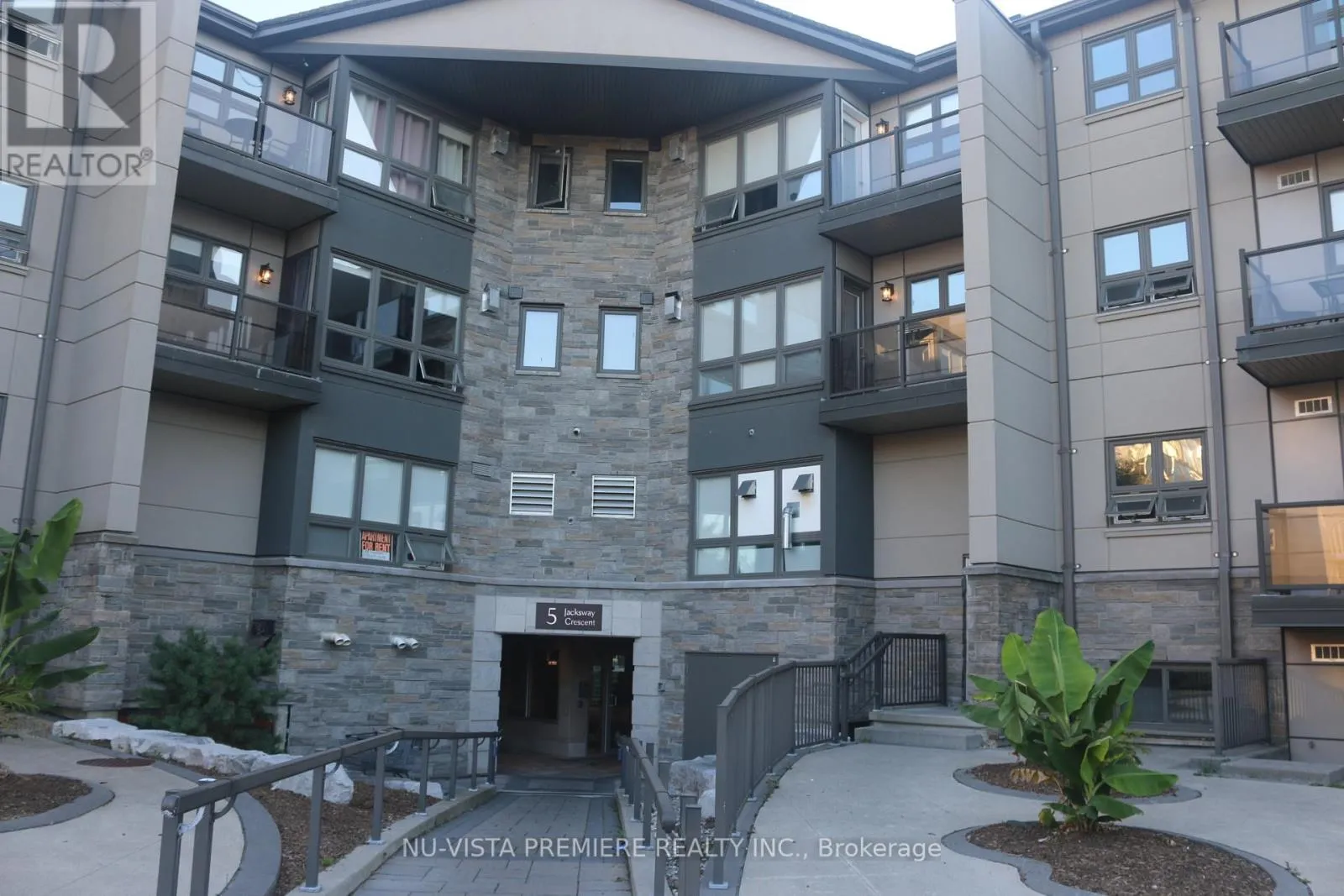 Apartment for rent: 411 - 5 Jacksway Crescent, London North, Ontario N5X 3T6