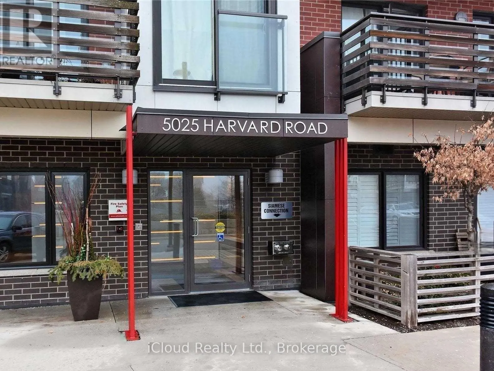 Apartment for rent: 411 - 5025 Harvard Road, Mississauga, Ontario L5M 0W5
