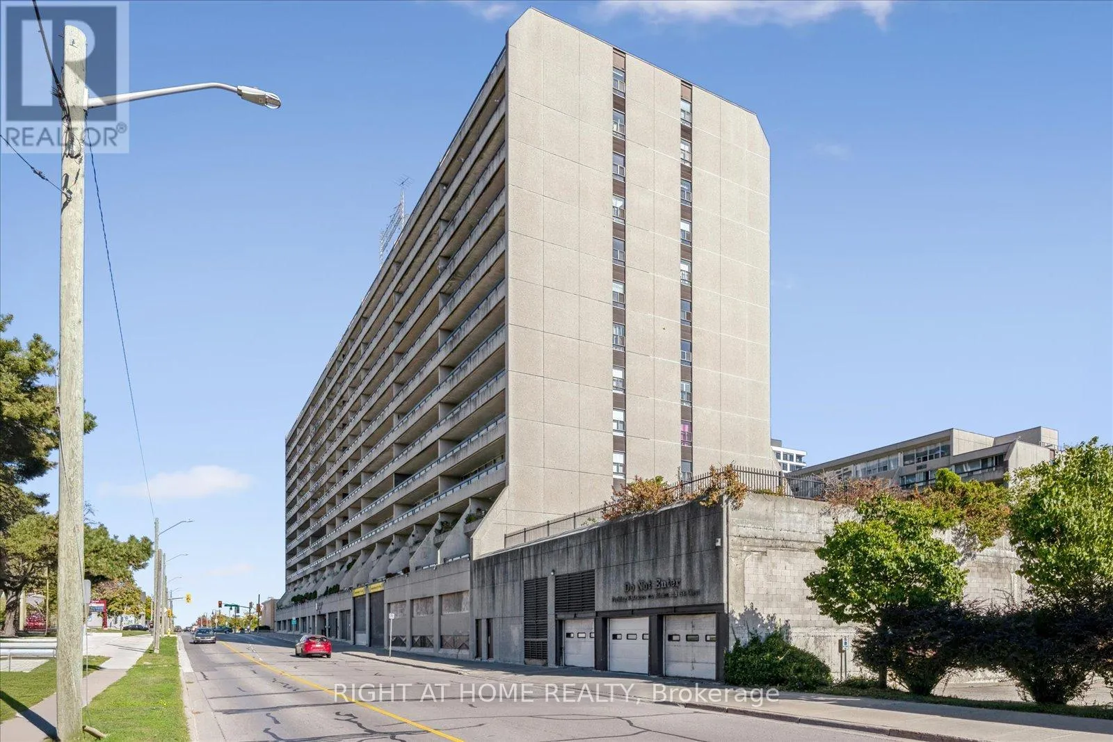 Apartment for rent: 411 - 55 William Street E, Oshawa, Ontario L1G 7C9