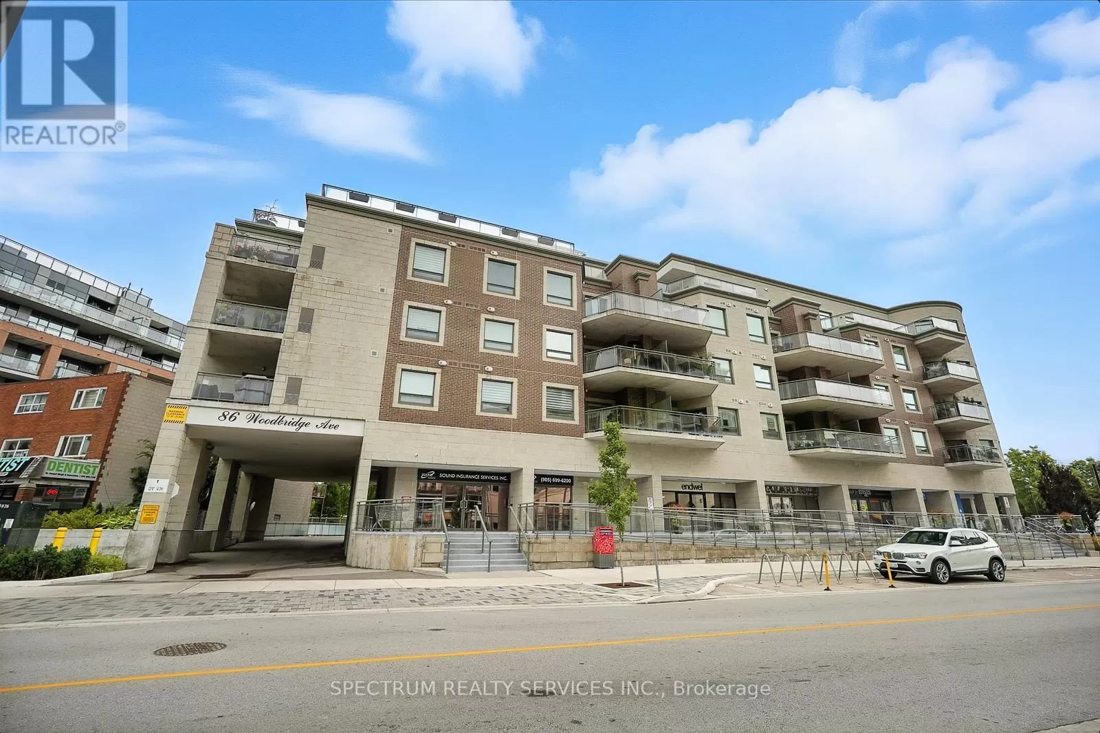 Apartment for rent: 411 - 86 Woodbridge Avenue, Vaughan, Ontario L4L 0E4