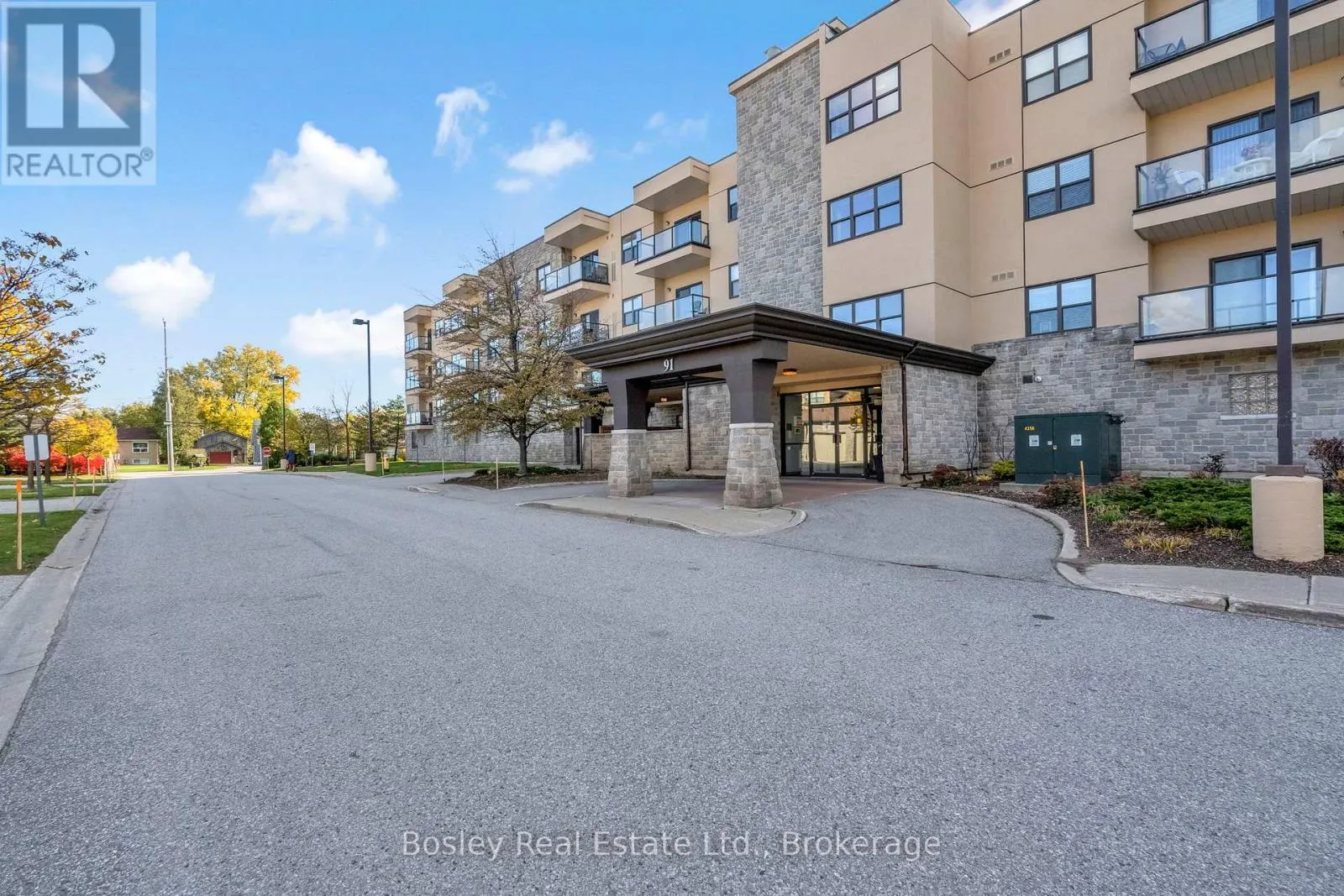 Apartment for rent: 411 - 91 Raglan Street, Collingwood, Ontario L9Y 3B3