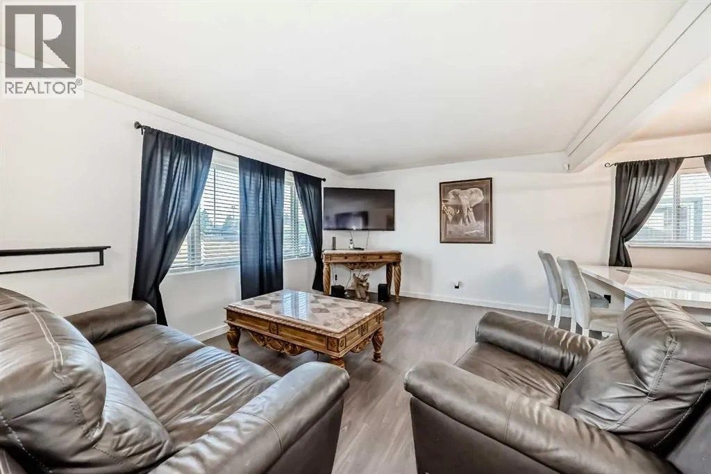 House for rent: 4117 45 Street, Red Deer, Alberta T4N 1J9