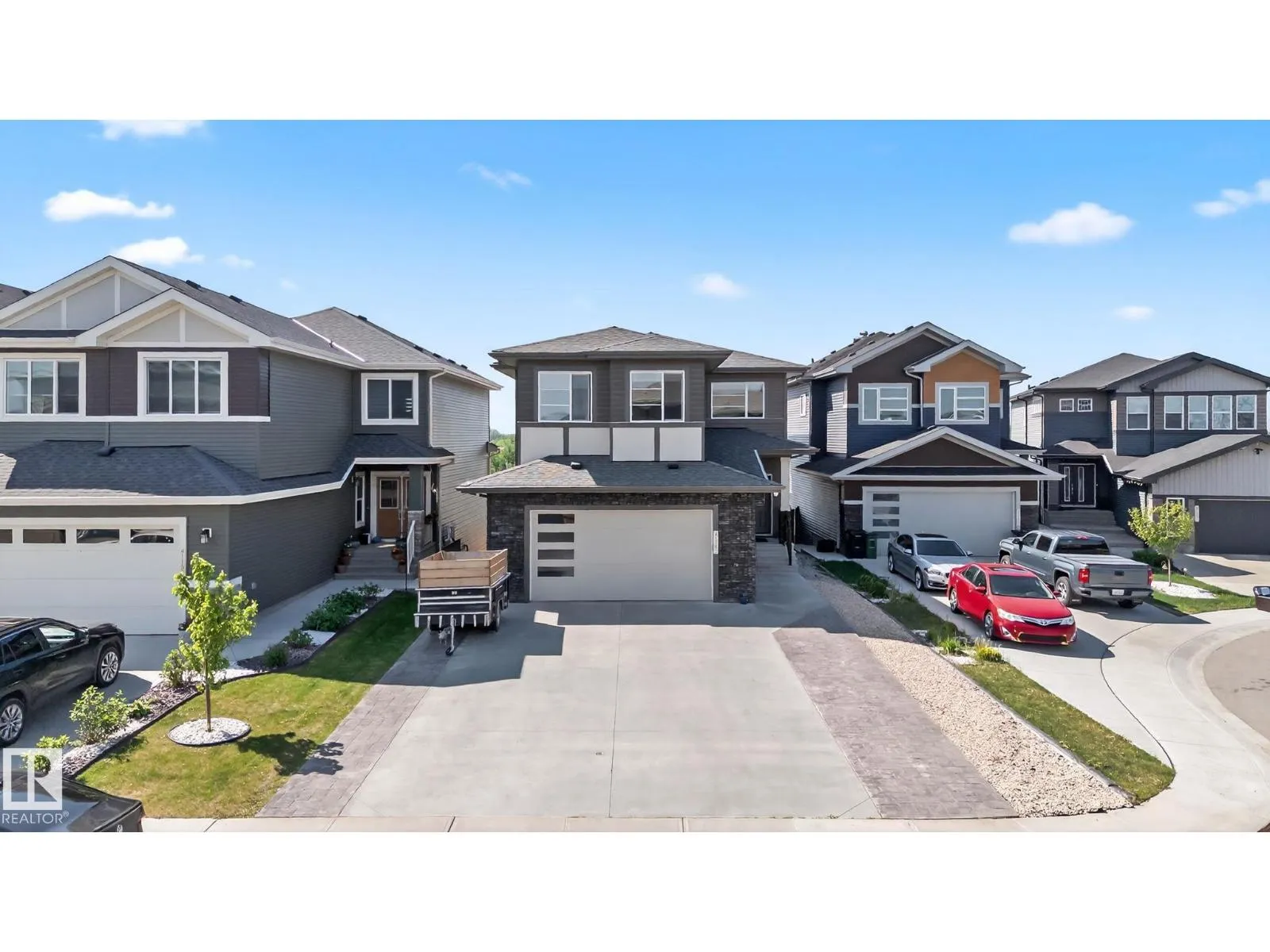 House for rent: 4119 7 Av Sw, Edmonton, Alberta T6X 2J2