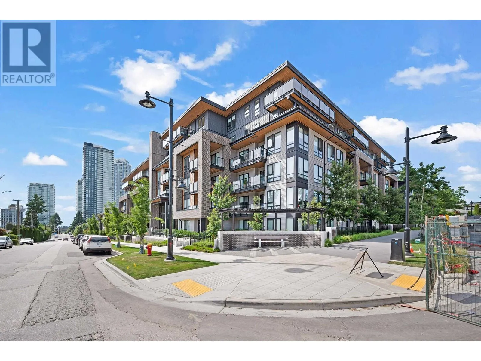 Apartment for rent: 412 615 Cottonwood Avenue, Coquitlam, British Columbia V3J 2S5