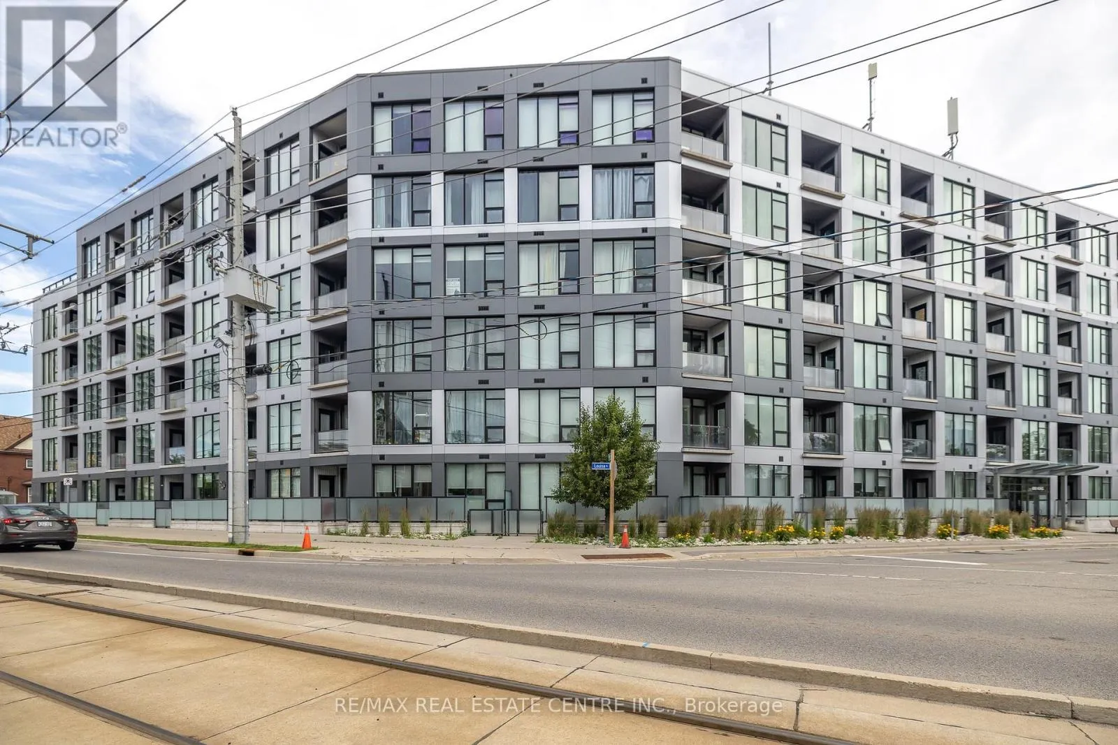 Apartment for rent: 412 - 690 King Street W, Kitchener, Ontario N2G 0B9