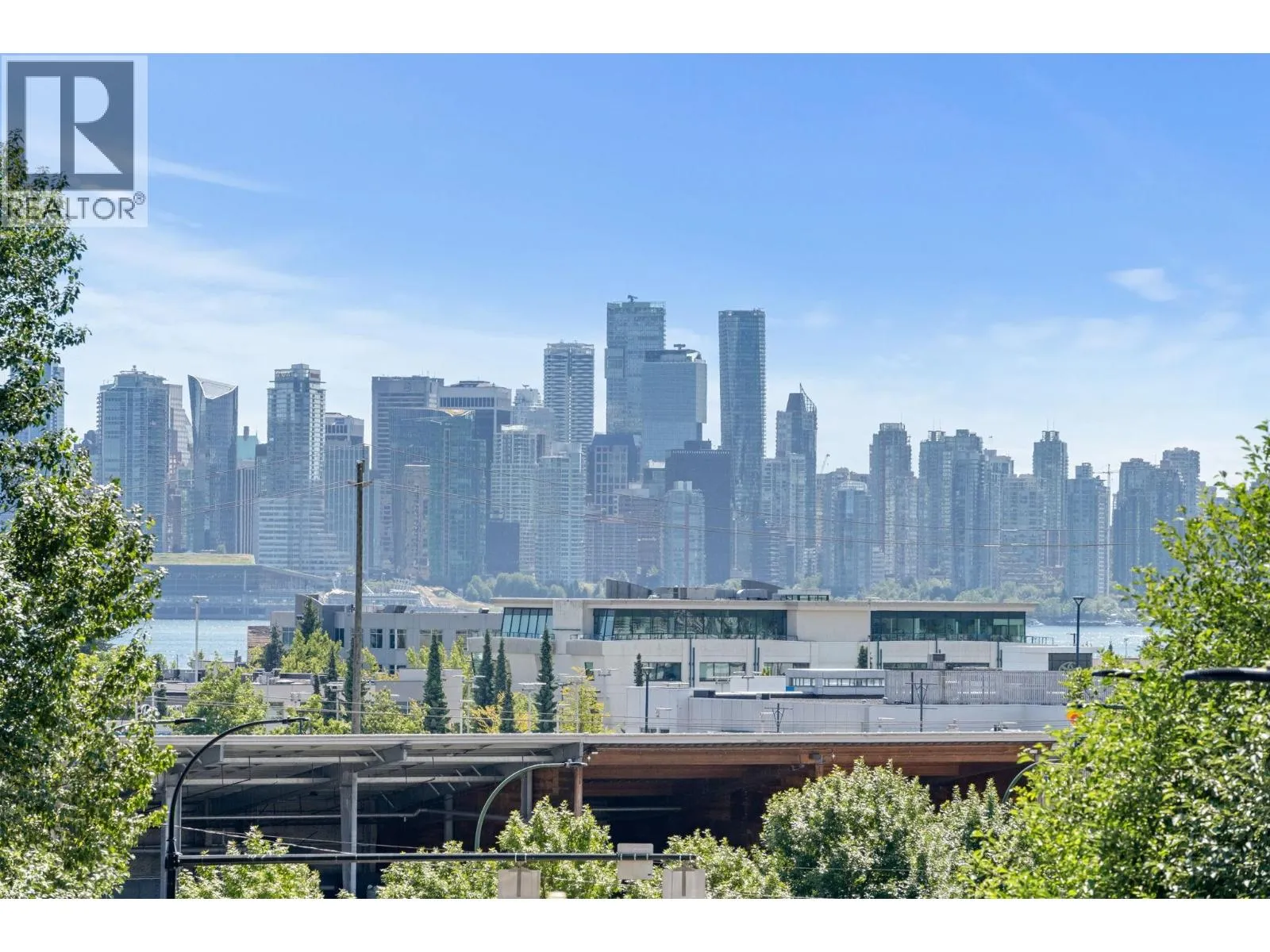 Apartment for rent: 412 719 W 3rd Street, North Vancouver, British Columbia V7M 0E7