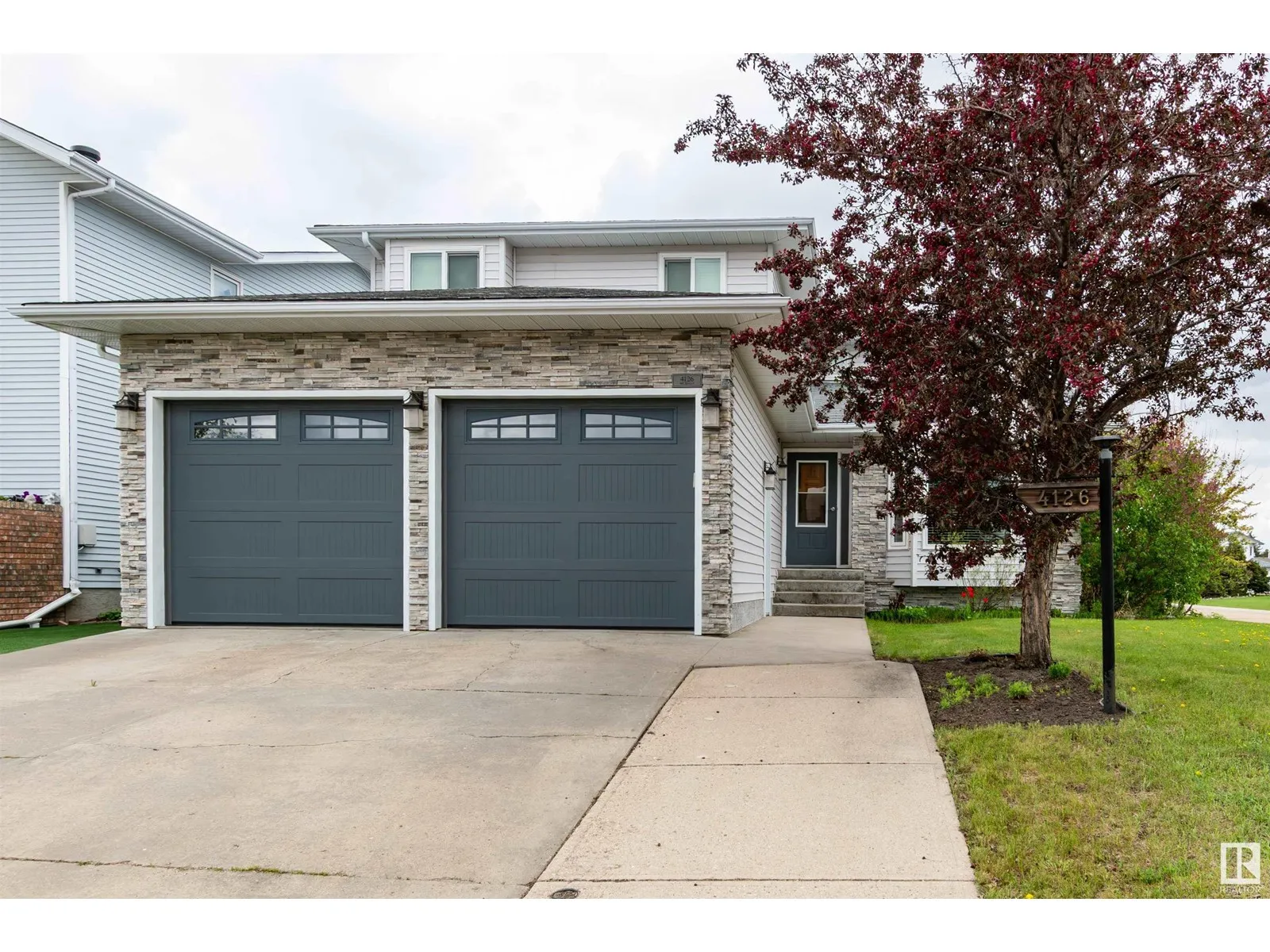 House for rent: 4126 46 St, Vegreville, Alberta T9C 1C2