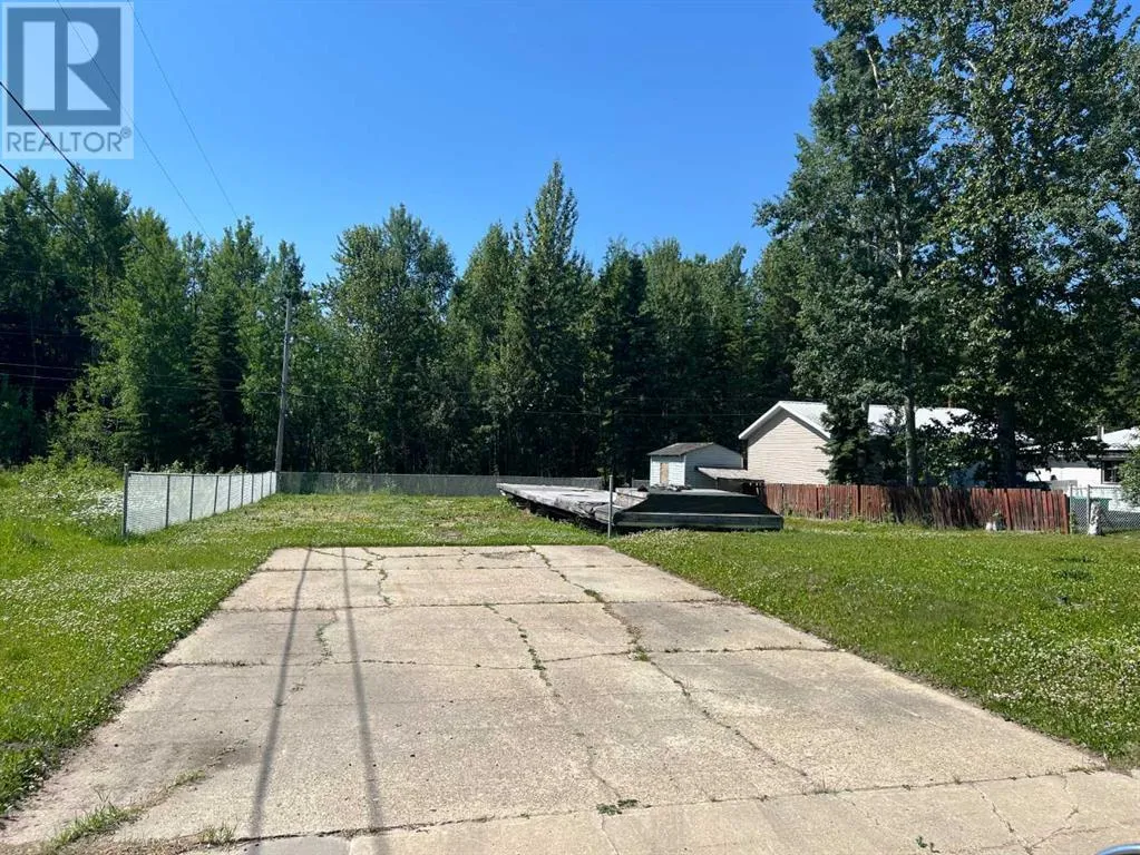 413 2 Avenue, Fox Creek, Alberta T0H 1P0