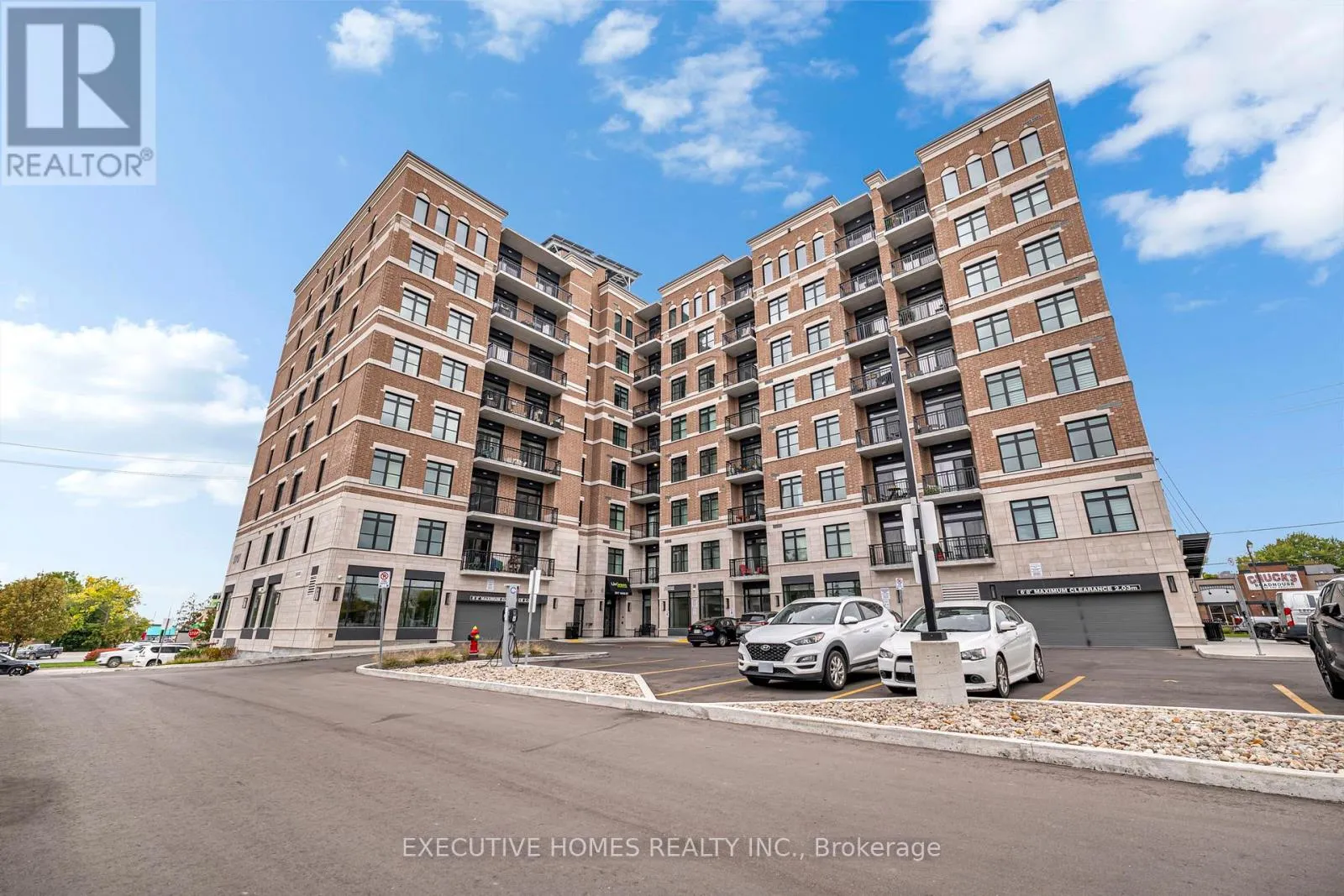 Apartment for rent: 413 - 5917 Main Street, Whitchurch-Stouffville, Ontario L4Z 1W7