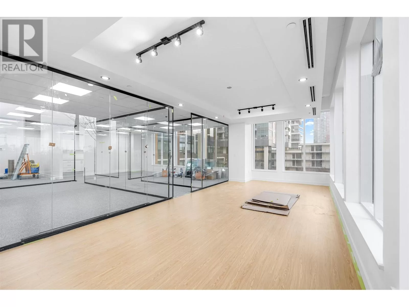 413 6378 Silver Avenue, Burnaby, British Columbia V5H 0J2