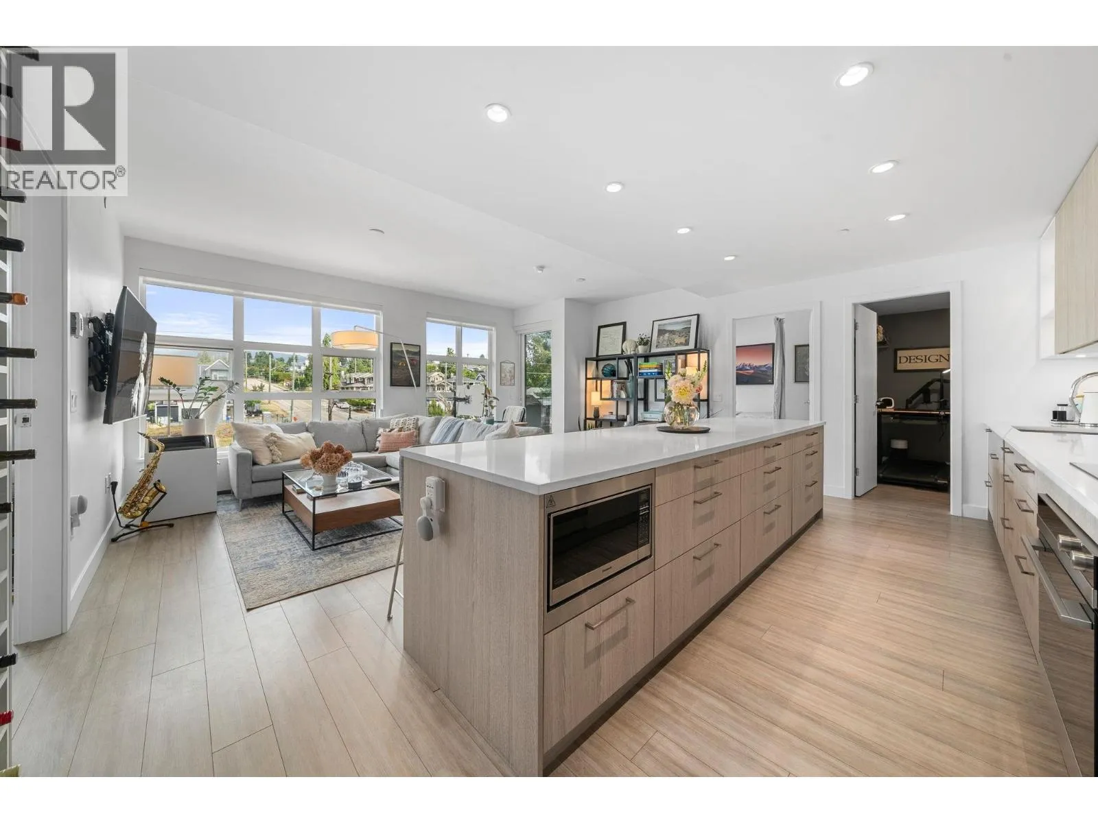 Apartment for rent: 413 747 E 3rd Street, North Vancouver, British Columbia V7L 1G8