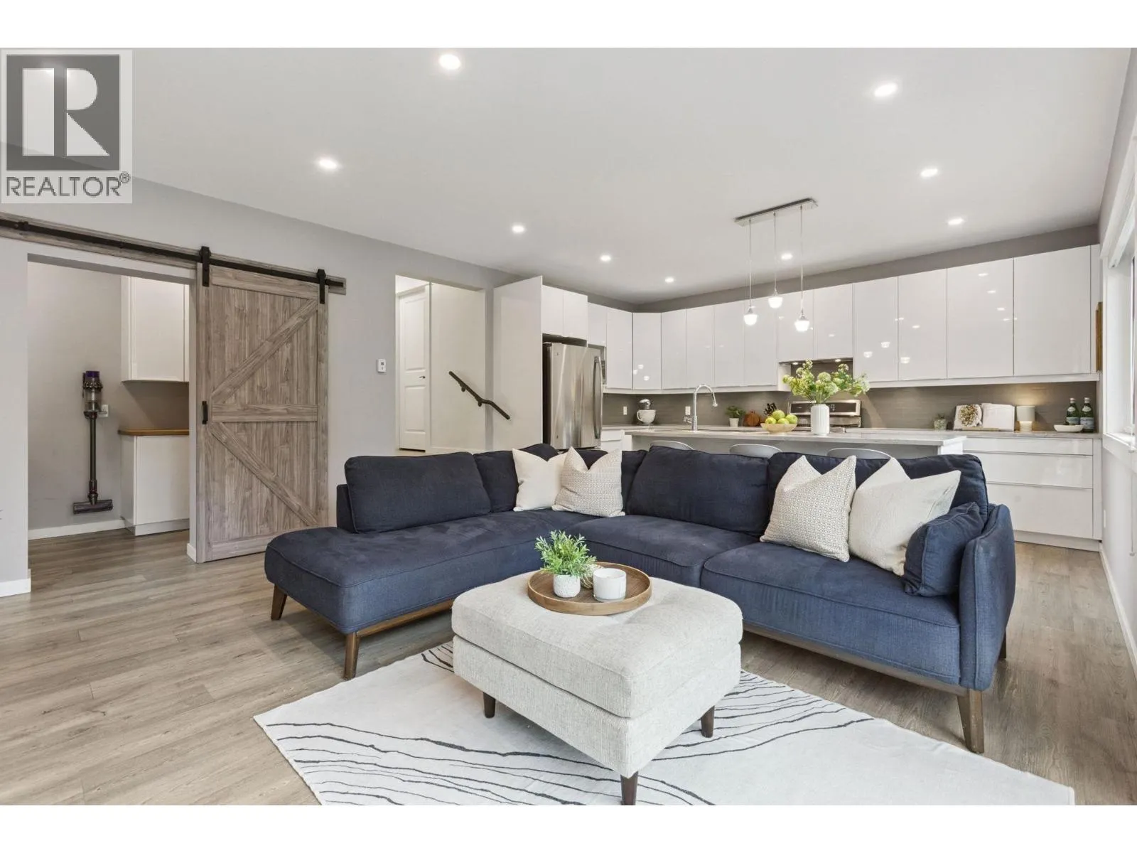 House for rent: 4137 Yale Street, Burnaby, British Columbia V5C 1R2