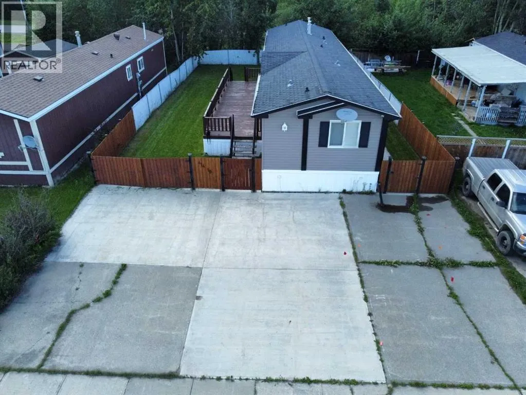 Manufactured Home for rent: 414 10 Street, Fox Creek, Alberta T0H 1P0