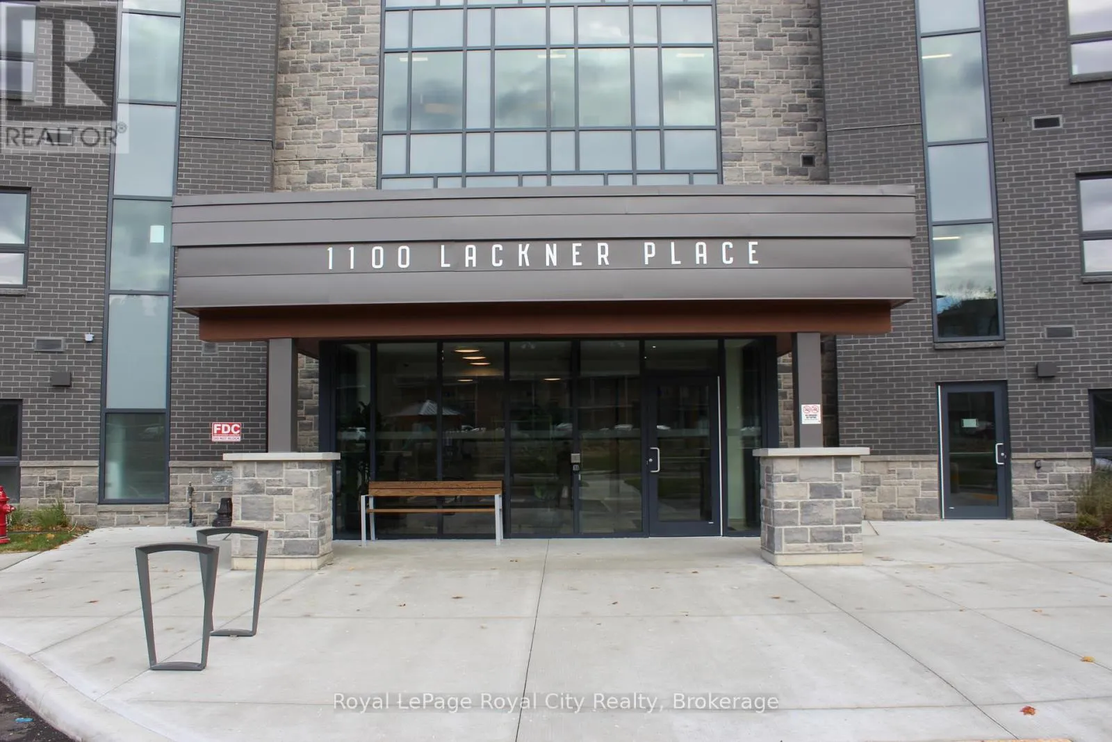 Apartment for rent: 414 - 1100 Lackner Place, Kitchener, Ontario N2A 0M1