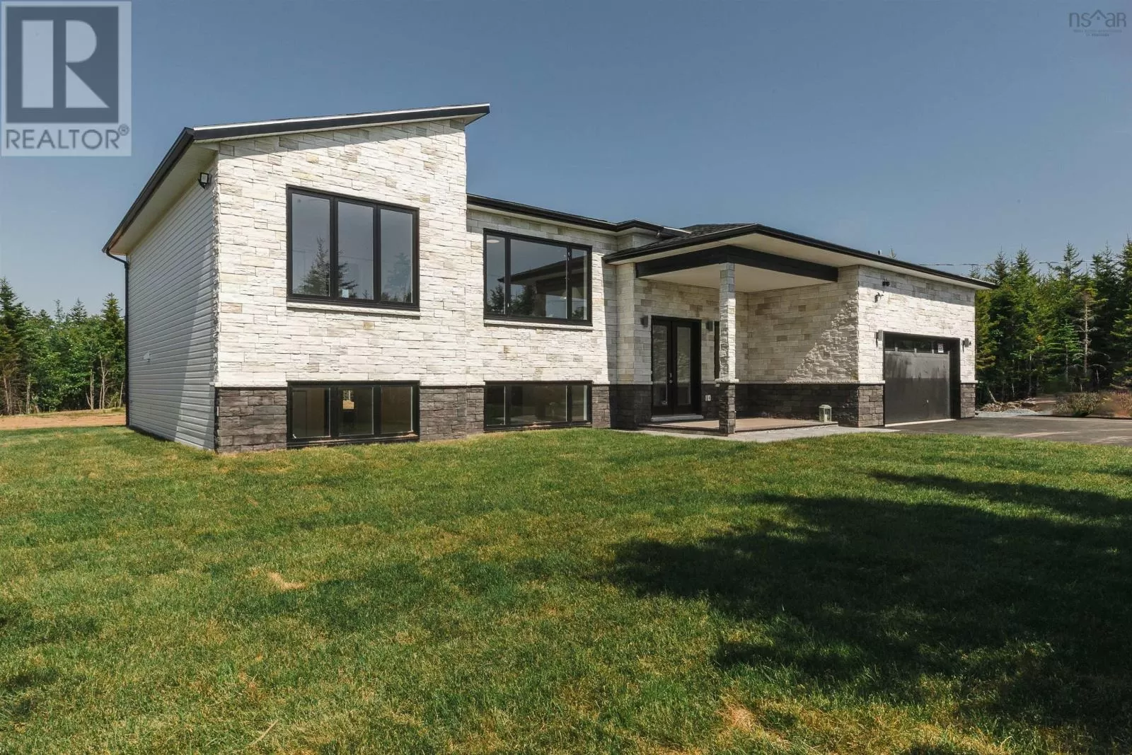 House for rent: 414 Canoe Crescent, Hammonds Plains, Nova Scotia B4B 2P5