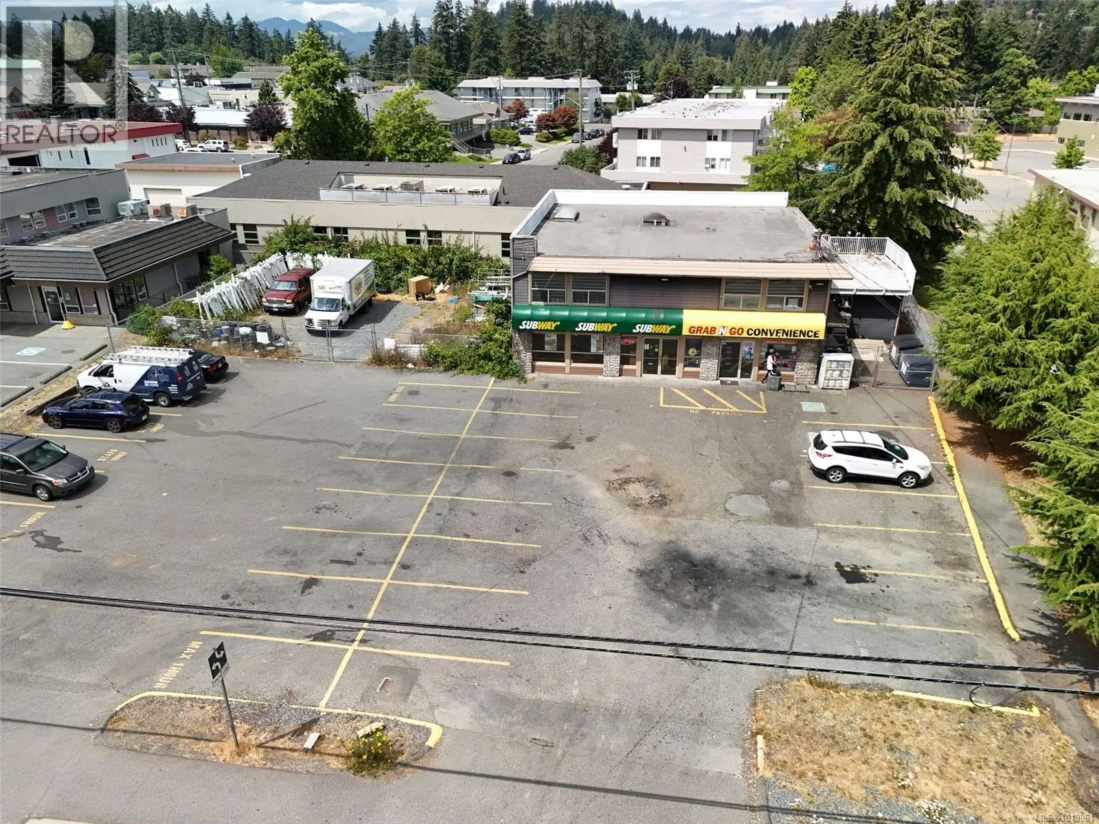 Commercial Mix for rent: 4146 Departure Bay Rd, Nanaimo, British Columbia V9T 4B7