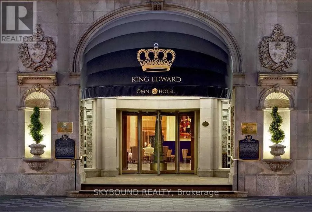 Apartment for rent: 415 - 22 Leader Lane, Toronto, Ontario M5E 0B2