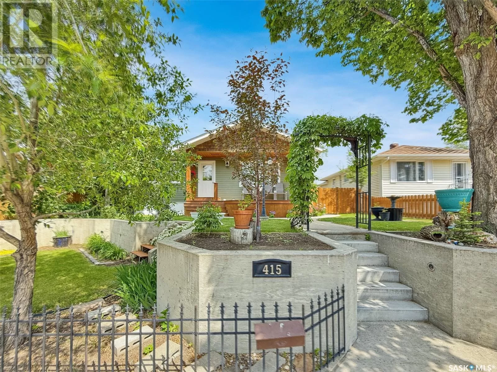 House for rent: 415 6th Avenue Se, Swift Current, Saskatchewan S9H 3P4