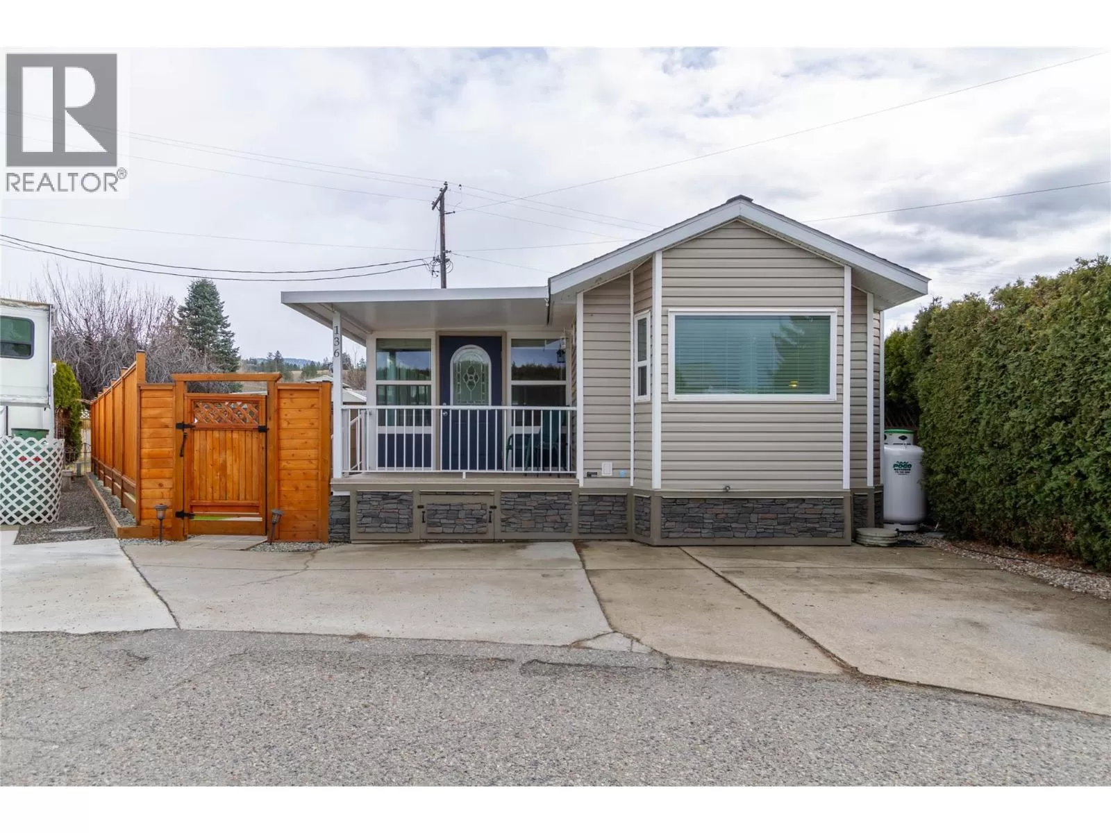 Park Model Mobile Home for rent: 415 Commonwealth Road Unit# 136, Kelowna, British Columbia V4V 1P4
