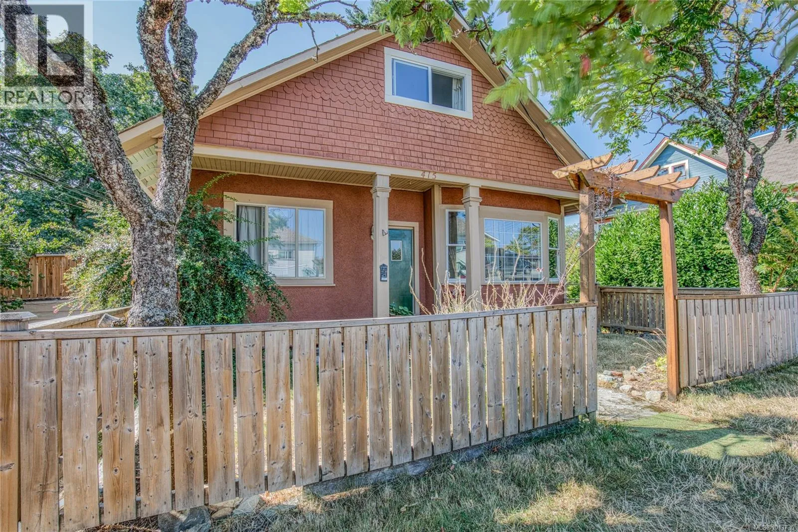 House for rent: 415 Machleary St, Nanaimo, British Columbia V9R 2H1