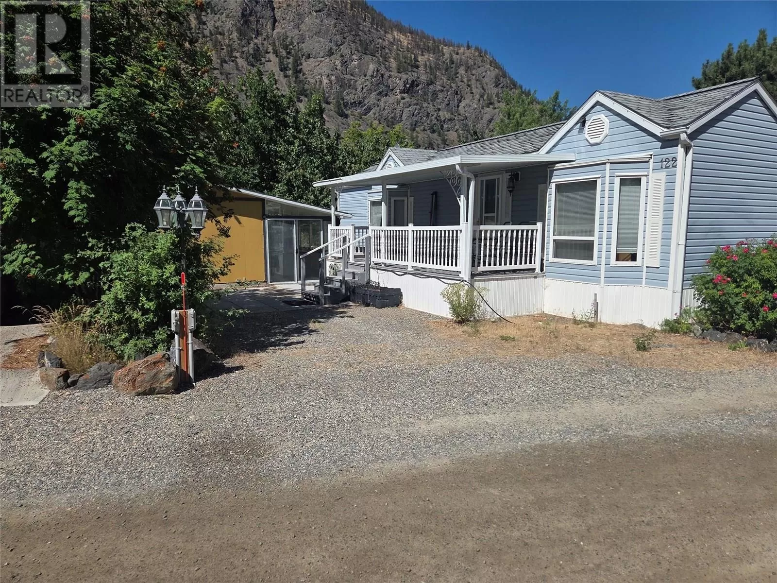 Park Model Mobile Home for rent: 4155 Highway 3 Unit# 122, Keremeos, British Columbia V0X 1N1