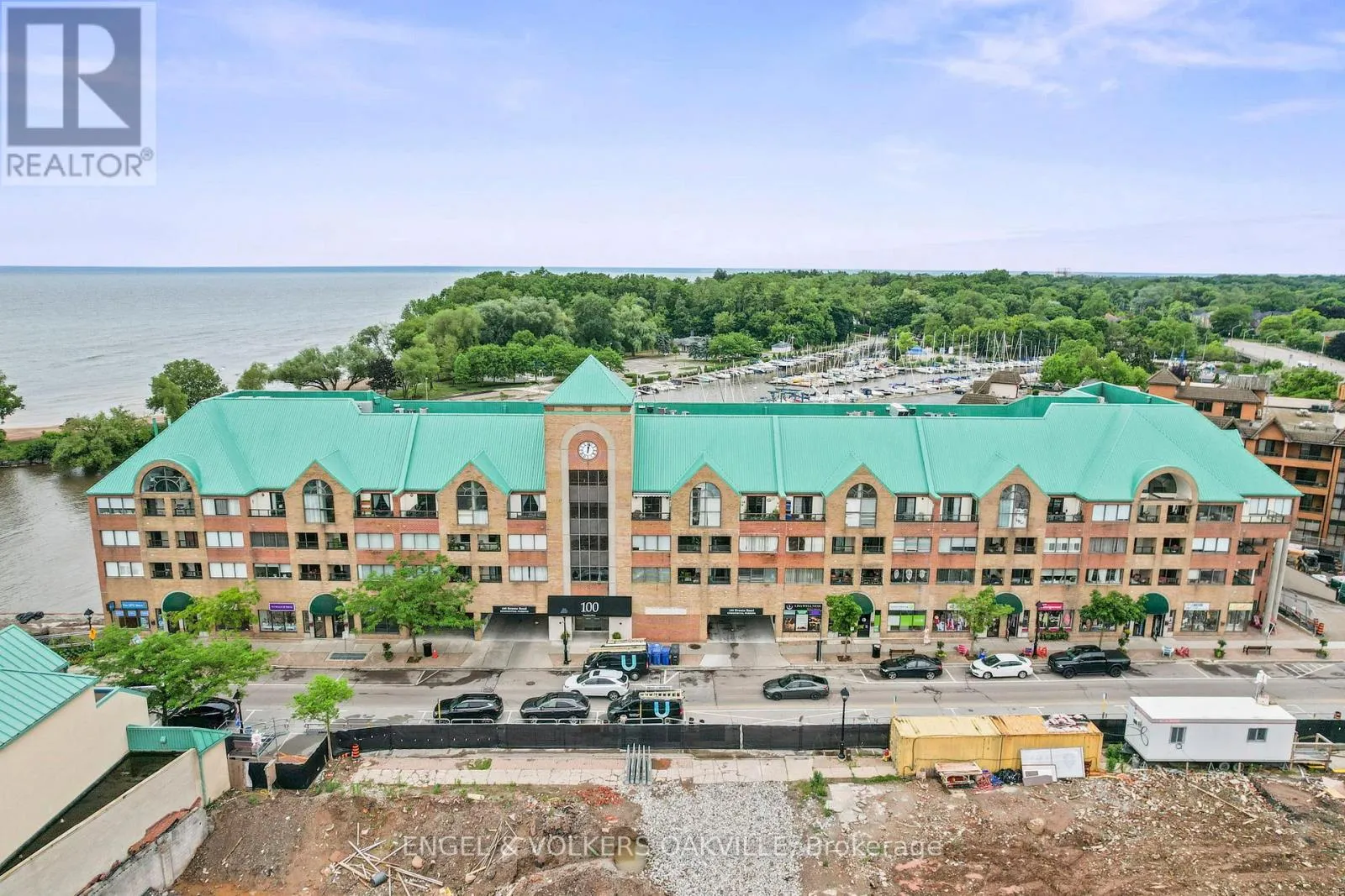 Apartment for rent: 416 - 100 Bronte Road, Oakville, Ontario L6L 6L5