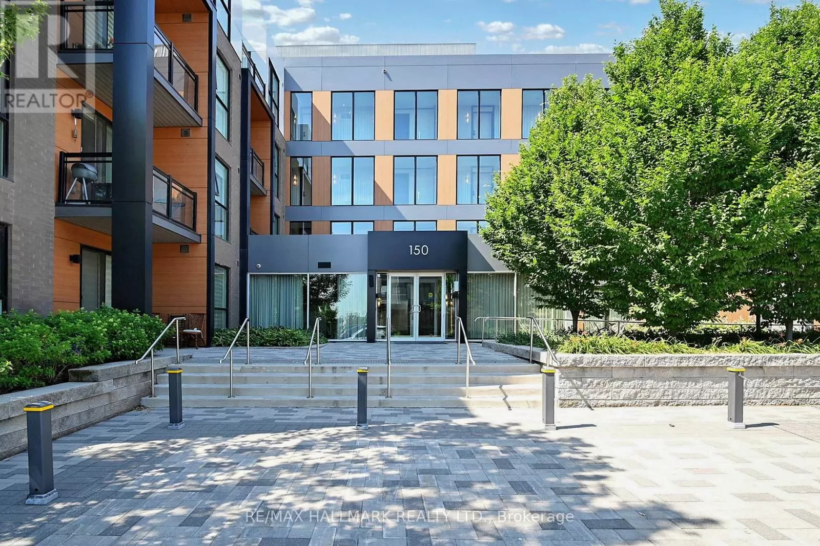 Apartment for rent: 416 - 150 Sabina Drive, Oakville, Ontario L6H 7C3