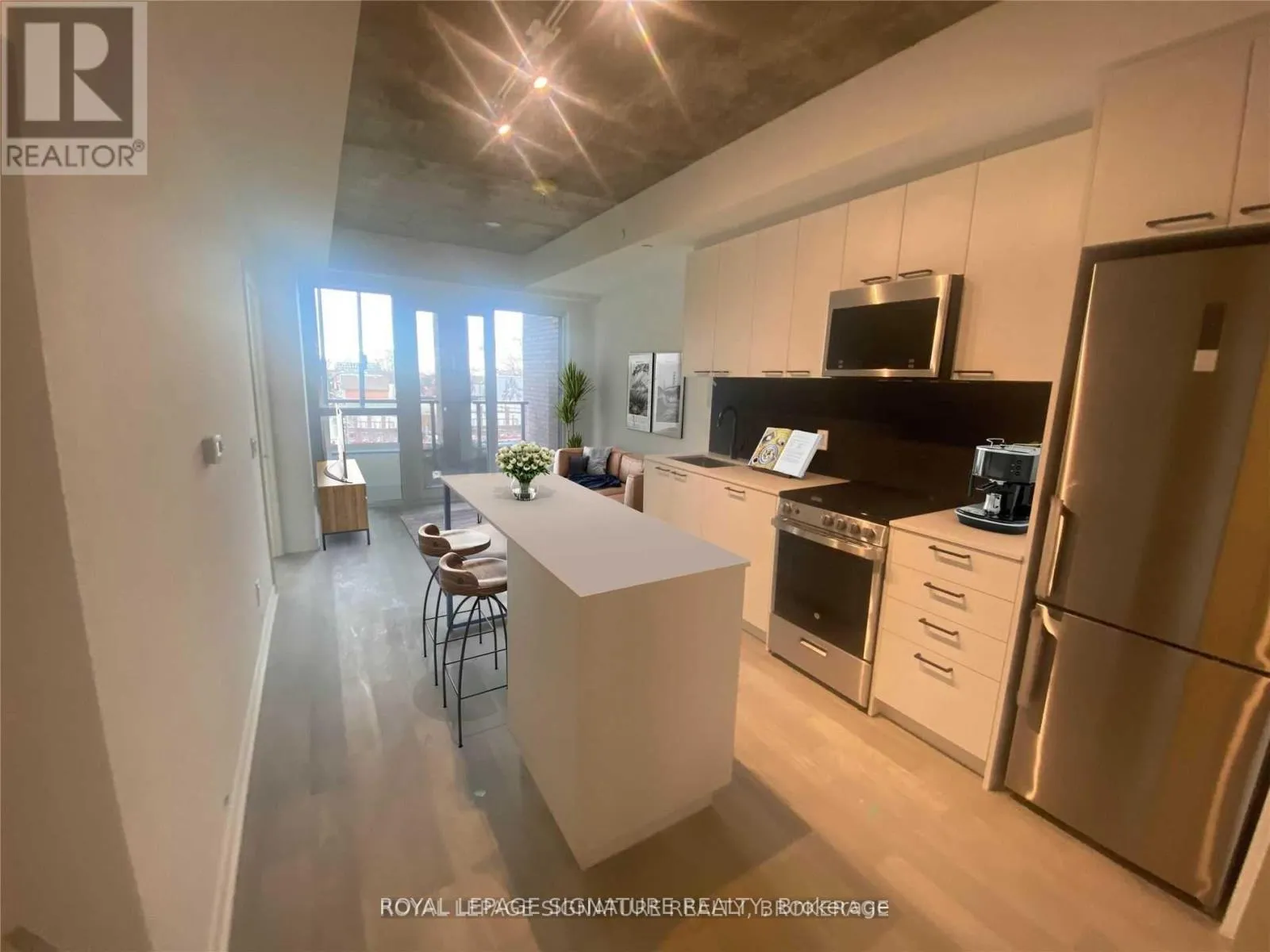 Apartment for rent: 416 - 1808 St Clair Avenue W, Toronto, Ontario M6N 0C1