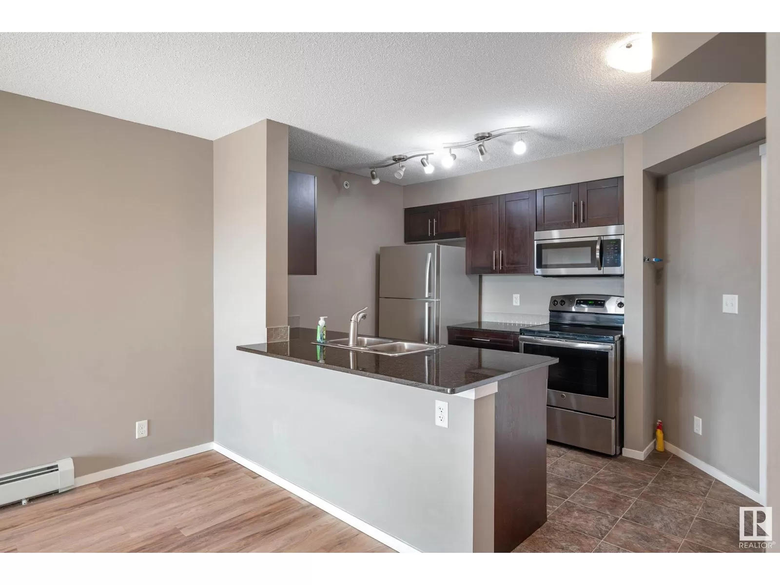 Apartment for rent: #416 5370 Chappelle Rd Sw, Edmonton, Alberta T6W 3L5