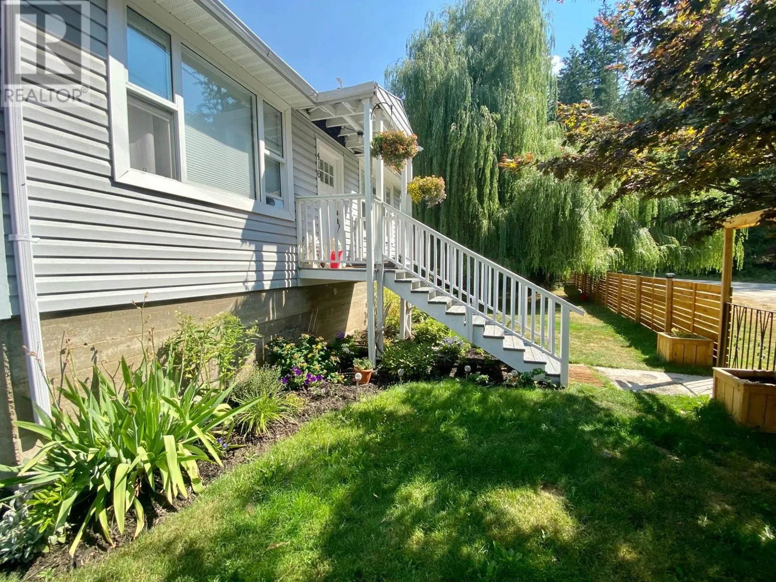 House for rent: 416 Fowler Street, Riondel, British Columbia V0B 2B0