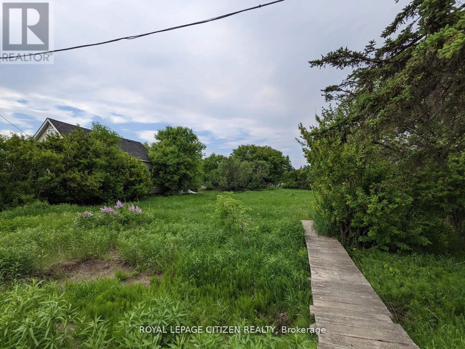 416 Second Avenue E, Thunder Bay, Ontario P7B 2N9