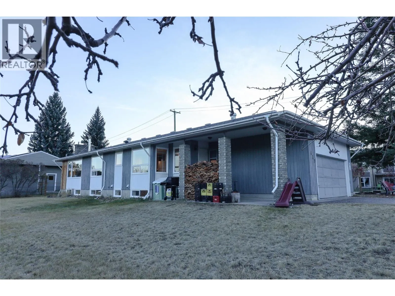 House for rent: 417 6th Avenue, Invermere, British Columbia V0A 1K0