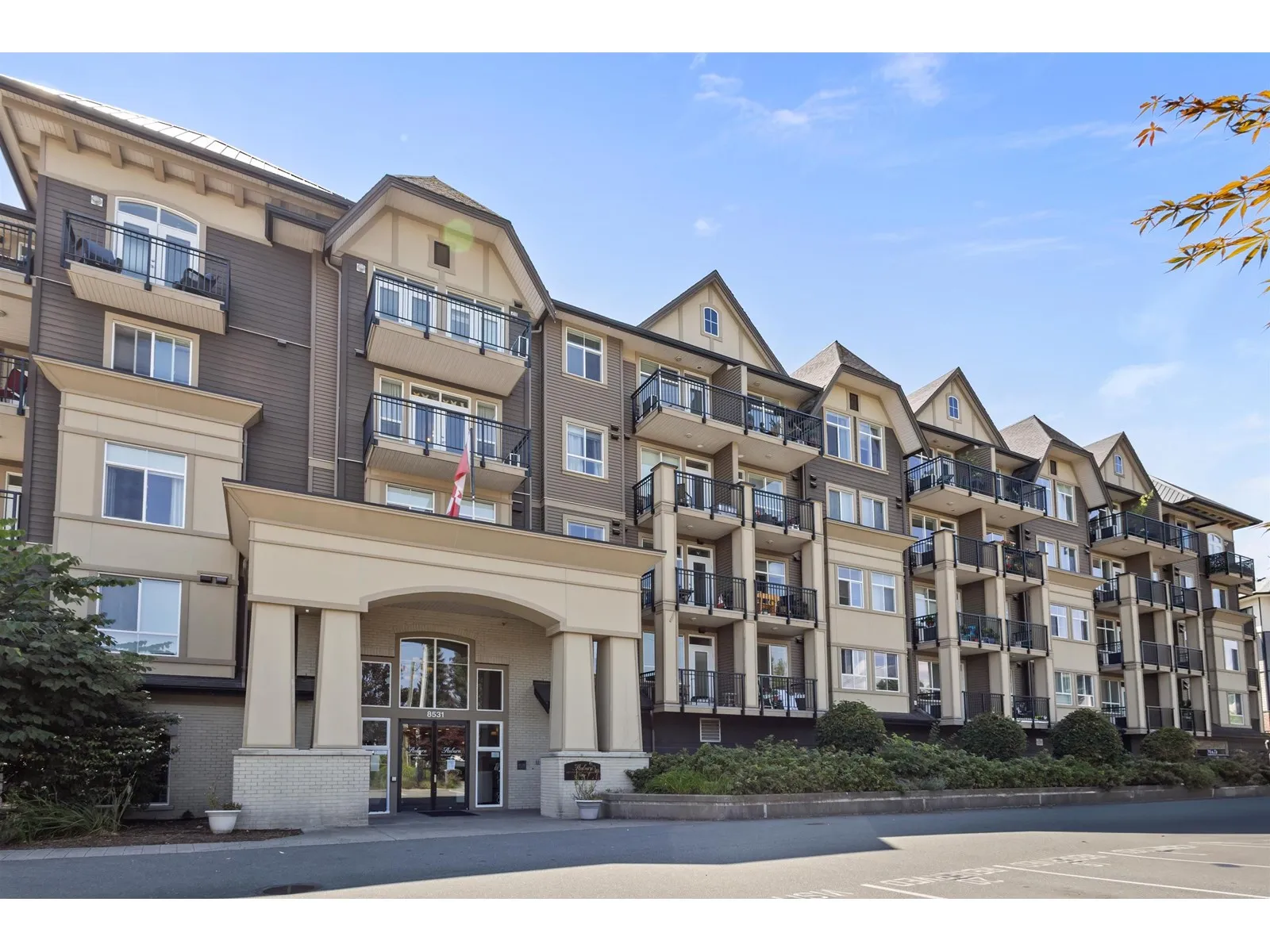 Apartment for rent: 417 8531 Young Road|chilliwack Proper South, Chilliwack, British Columbia V2P 0E1