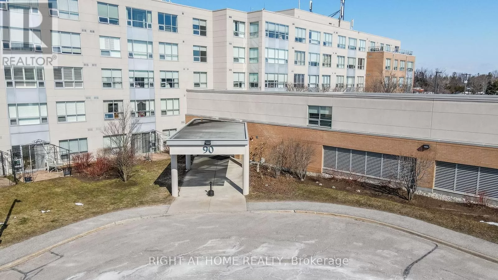 Apartment for rent: 417 - 90 Dean Avenue, Barrie, Ontario L4N 0M3