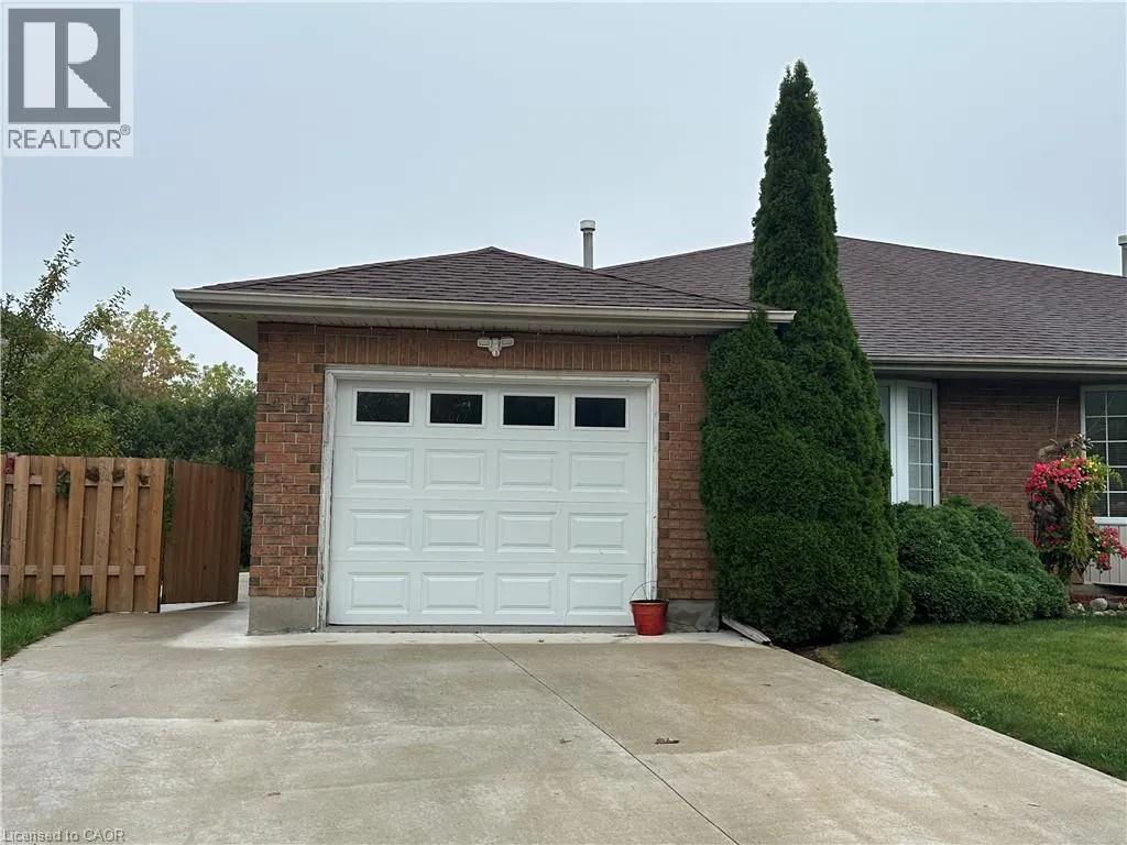 House for rent: 417 Bankside Crescent Unit# Main, Kitchener, Ontario N2N 3E5