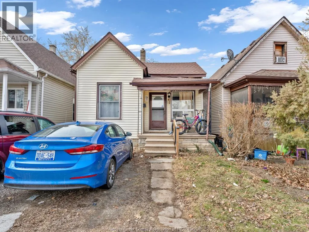 House for rent: 417 Bridge, Windsor, Ontario N9B 2M3