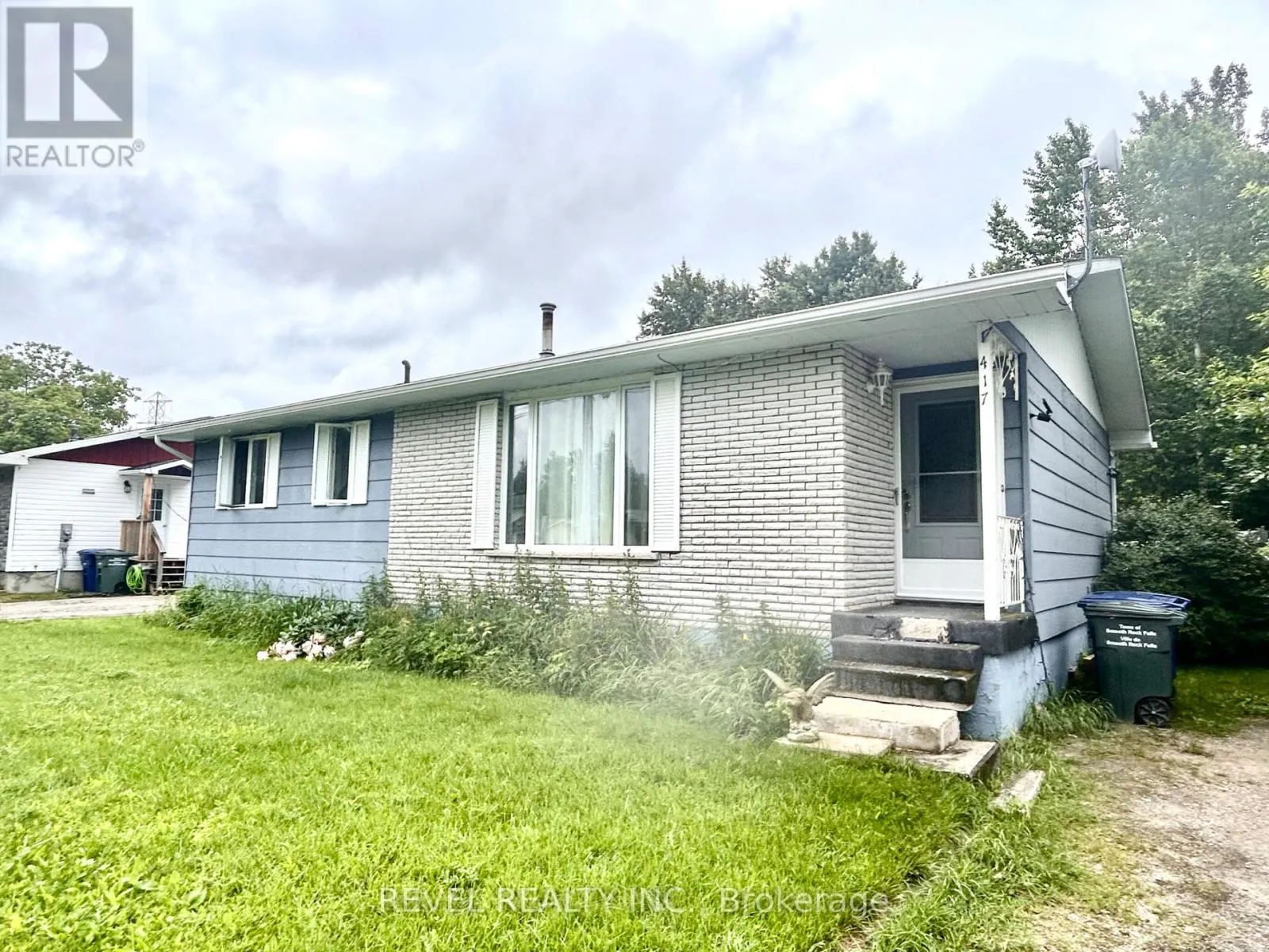 House for rent: 417 Main Street, Smooth Rock Falls, Ontario P0L 2B0