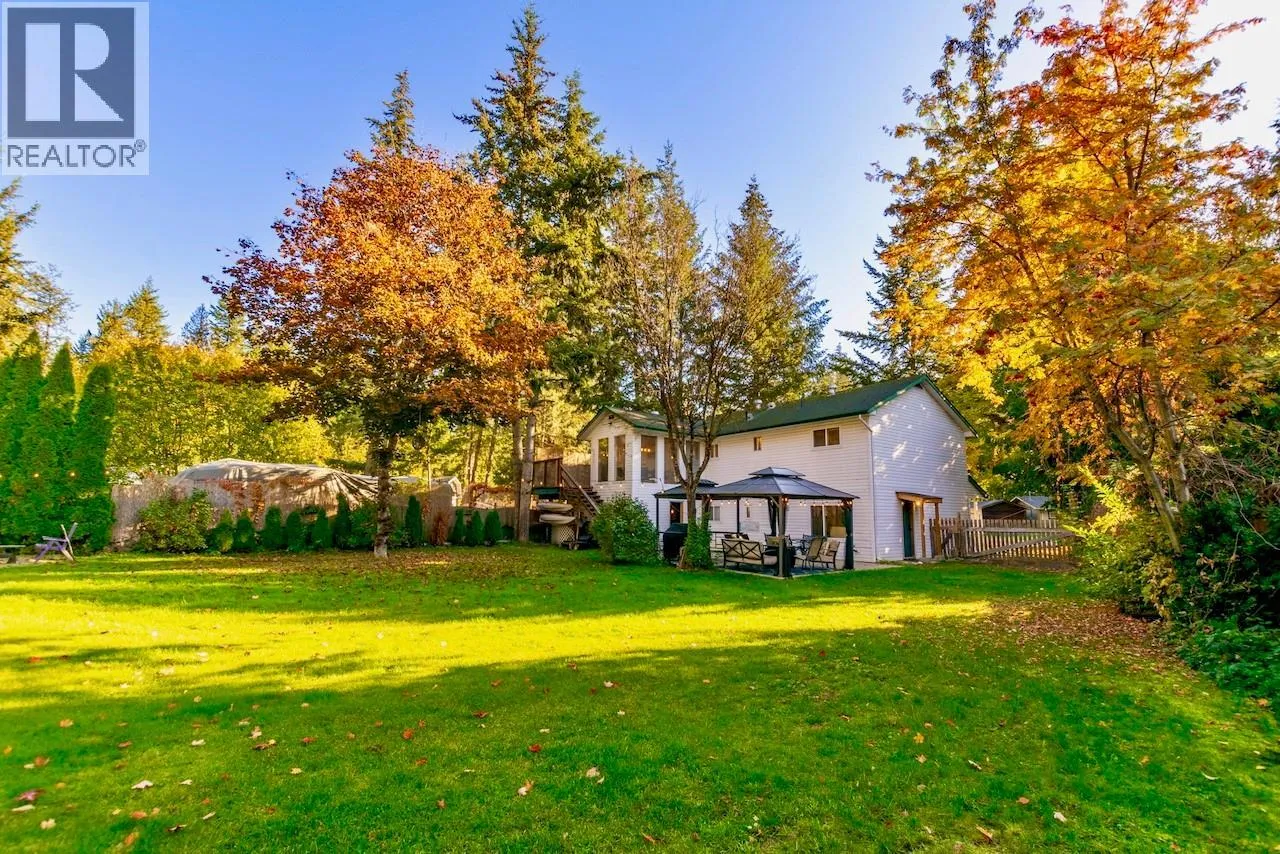 House for rent: 4179 Ashe Crescent, Scotch Creek, British Columbia V0E 1M5