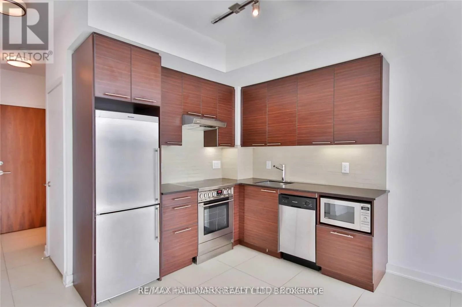 Apartment for rent: 418 - 1 Market Street, Toronto, Ontario M5E 0A2