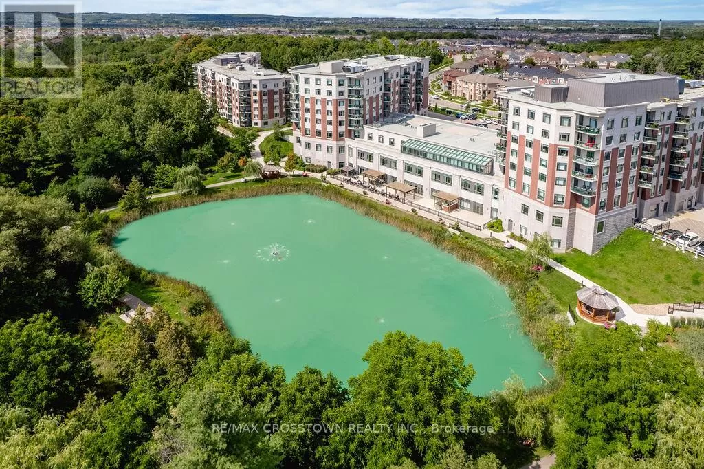 Apartment for rent: 418 - 420 William Graham Drive, Aurora, Ontario L4G 1X4