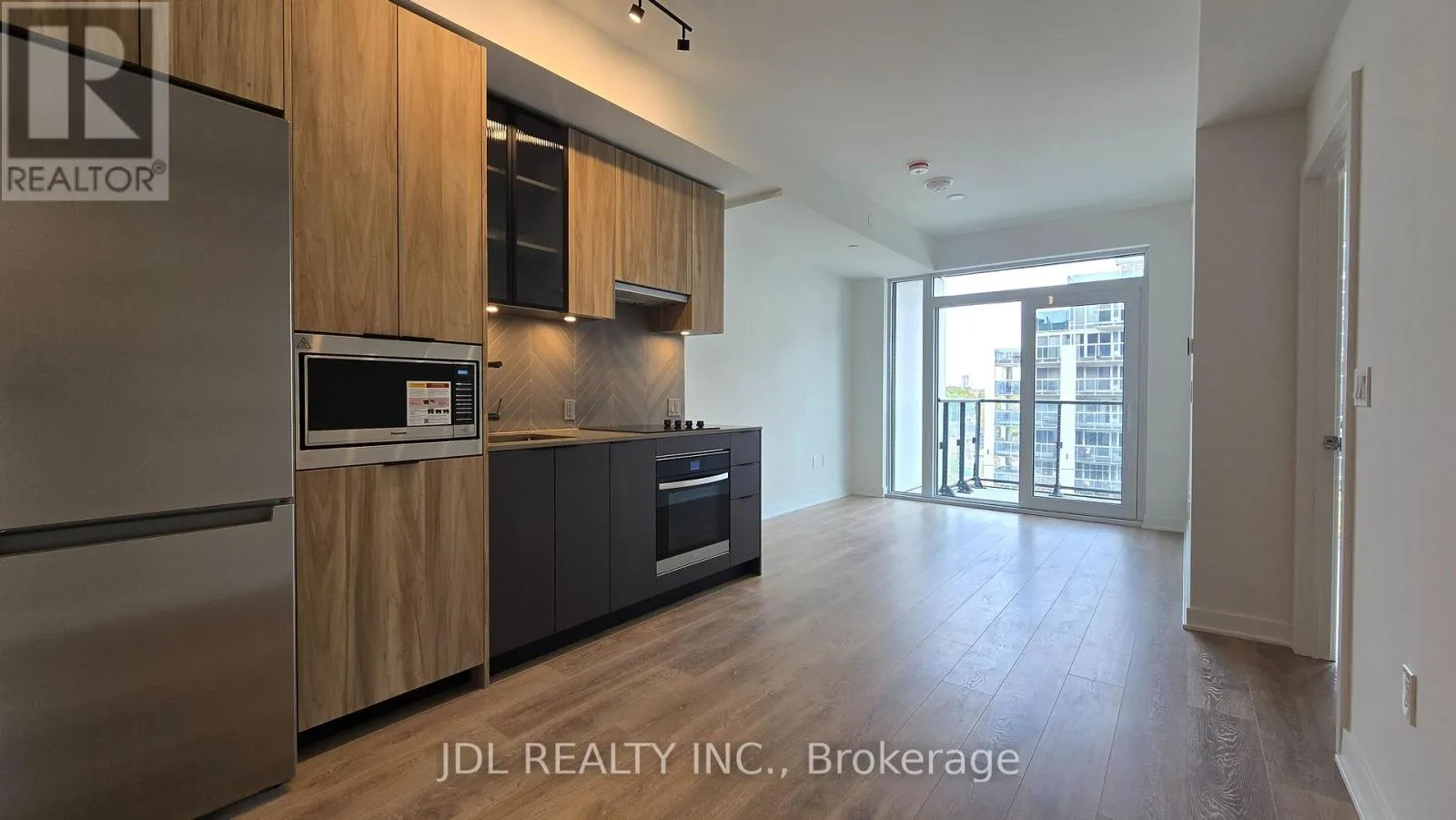 Apartment for rent: 419 - 1037 The Queensway, Toronto, Ontario M8Z 0H5