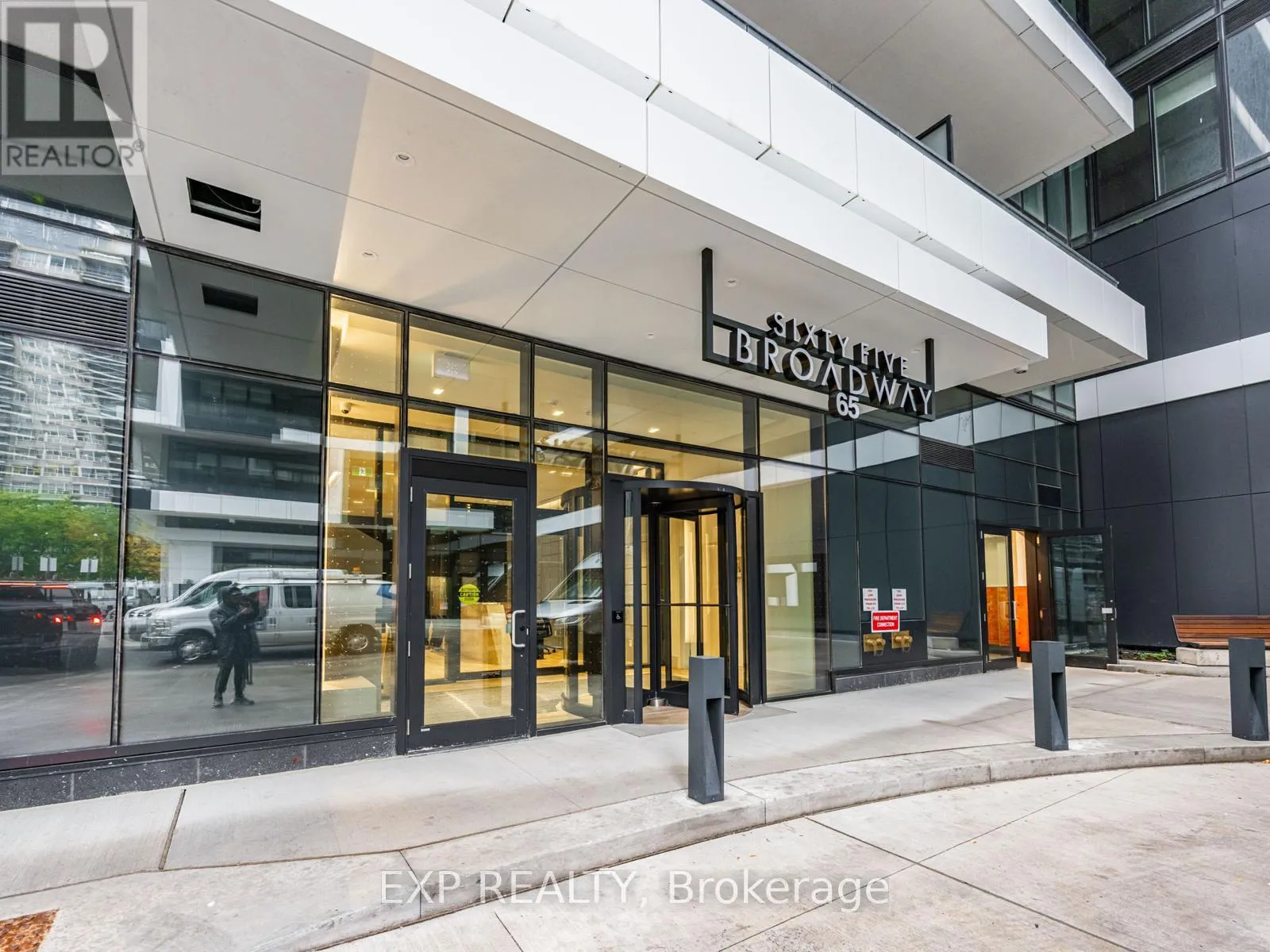 Apartment for rent: 419 - 65 Broadway Avenue, Toronto, Ontario M4P 1T9