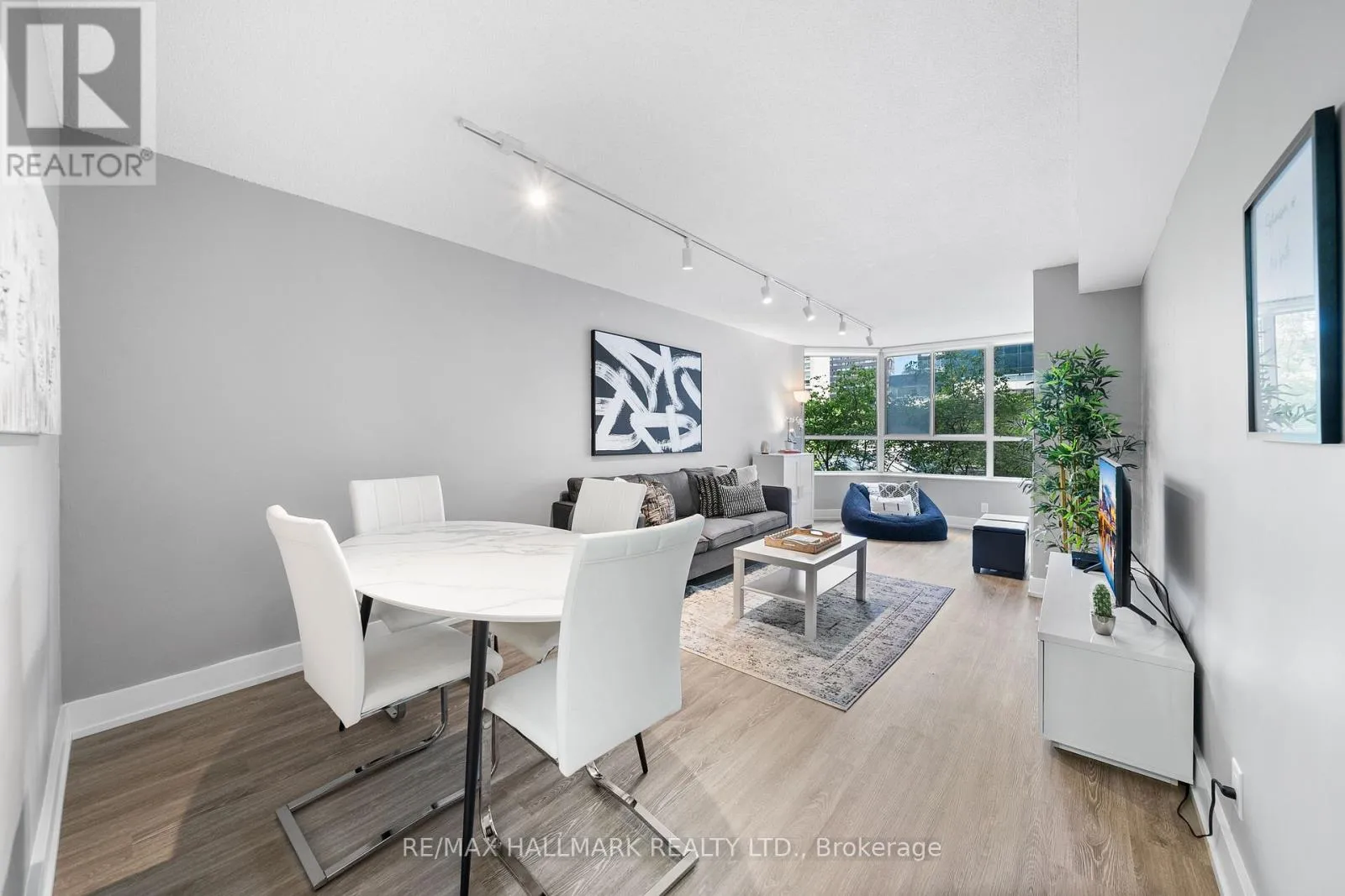 Apartment for rent: 419 - 711 Bay Street, Toronto, Ontario M5G 2J8