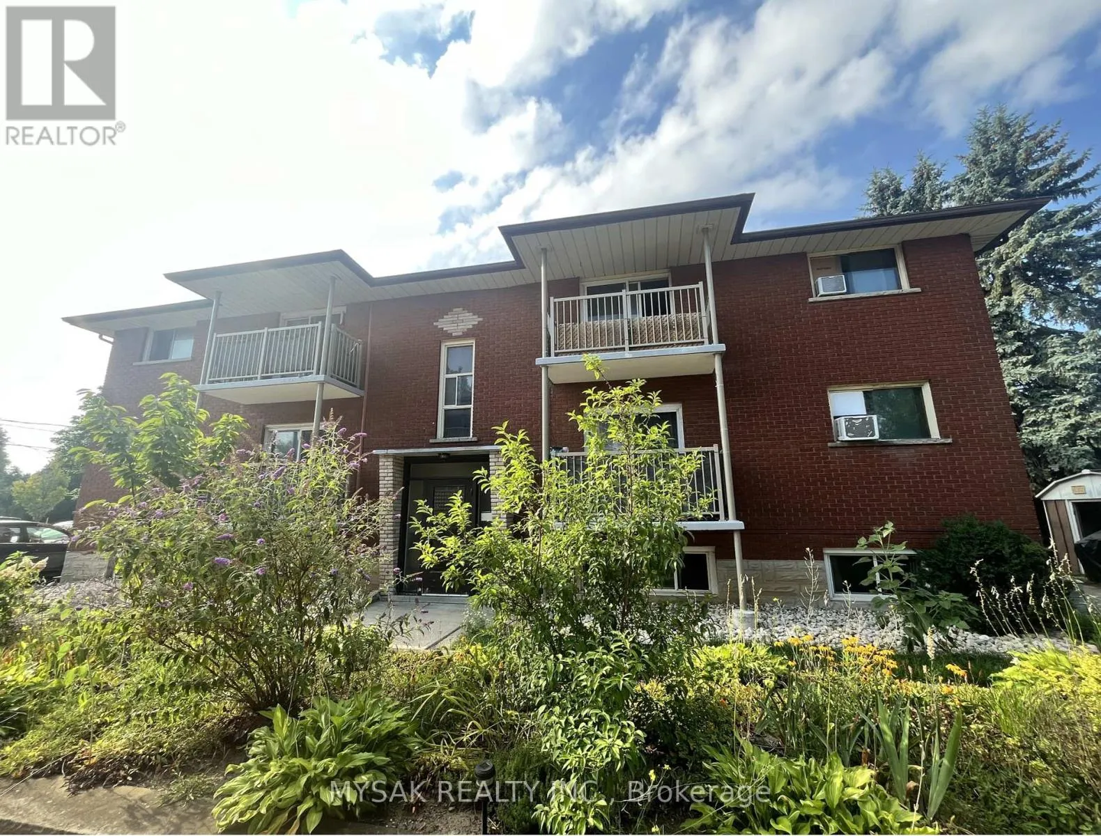 Multi-Family for rent: 419 Lancaster Street W, Kitchener, Ontario N2H 4V8